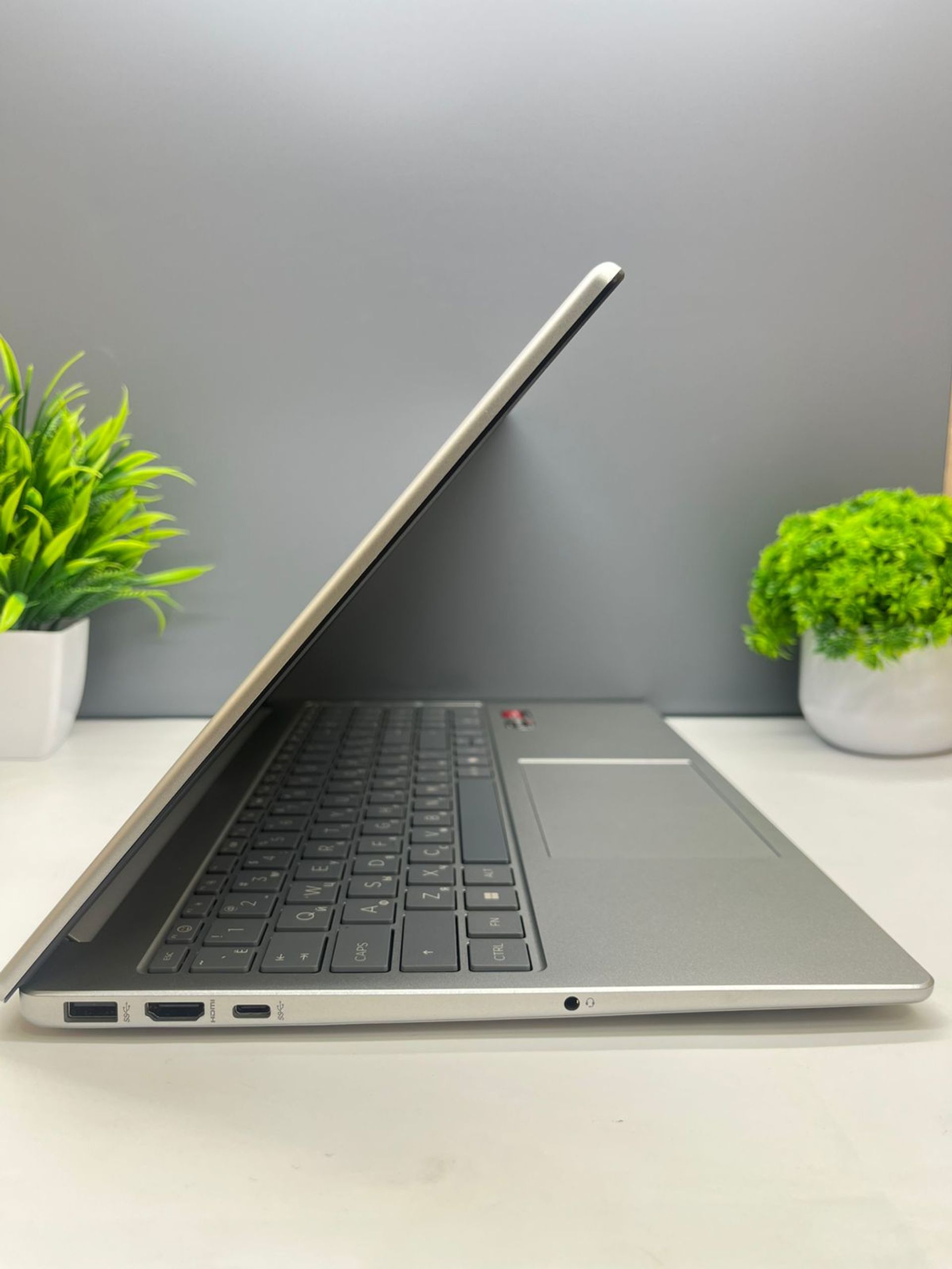 Ноутбук Lenovo Для работы и учебы AMD Ryzen 7 5-поколение ядер 16 GB 512 GB 16 дюймов
