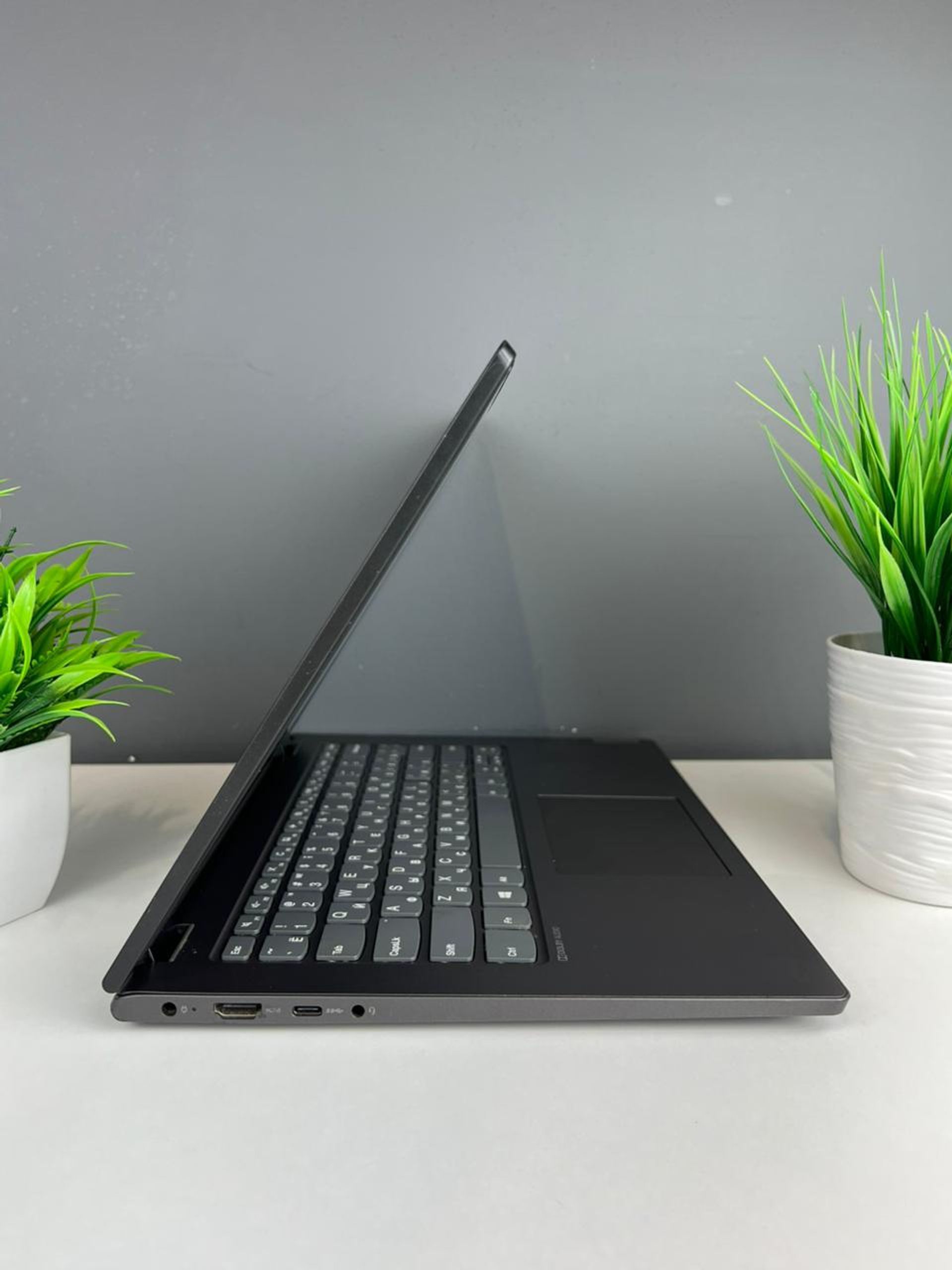 Ноутбук Lenovo core i3/8-пок  Intel Core i3  8-поколение  ядер 4 GB 128 GB
