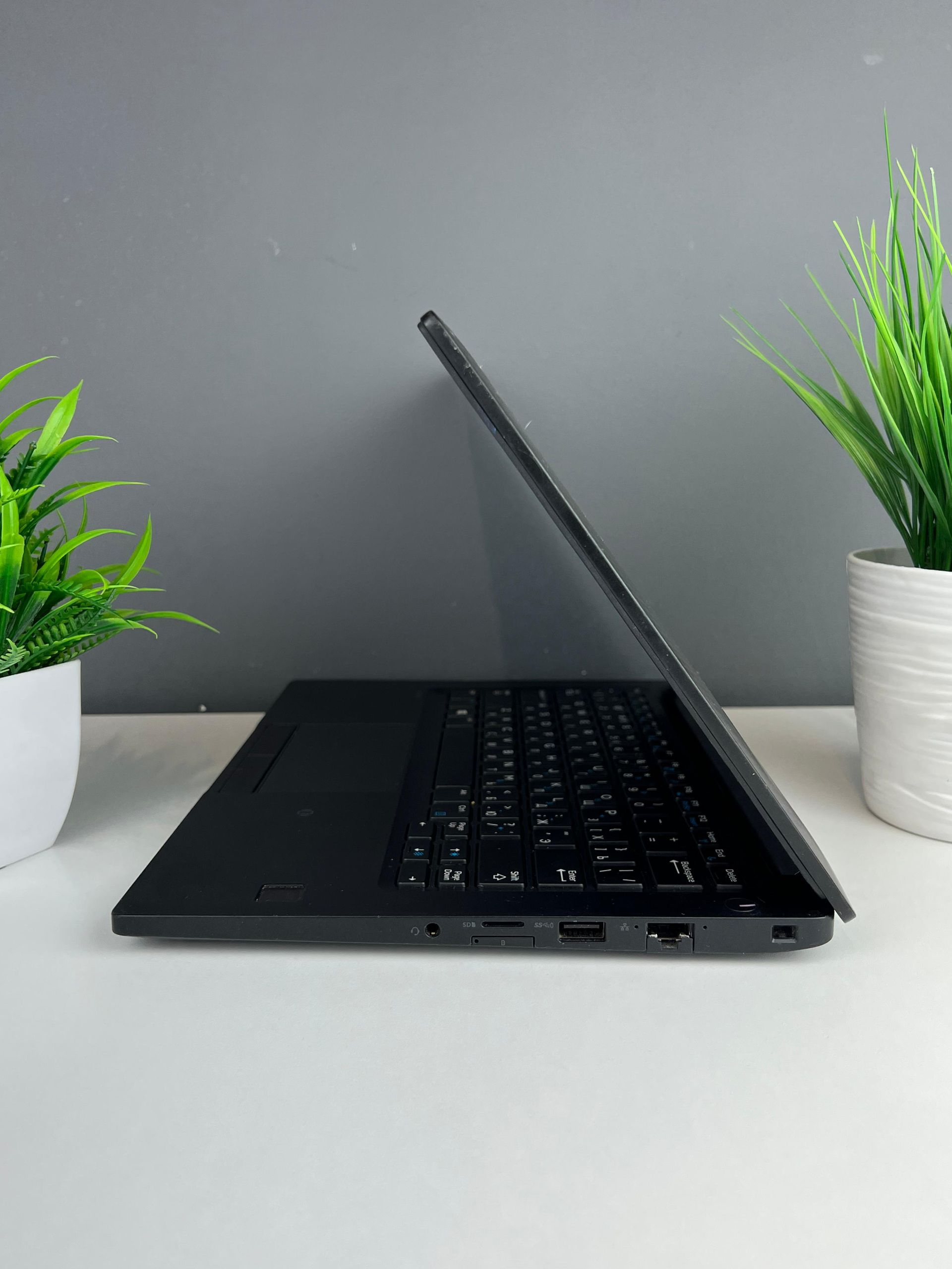 Ноутбук Dell Для работы и учебы  Intel Core i5  7-поколение  ядер 8 GB 256 GB 14 дюймов