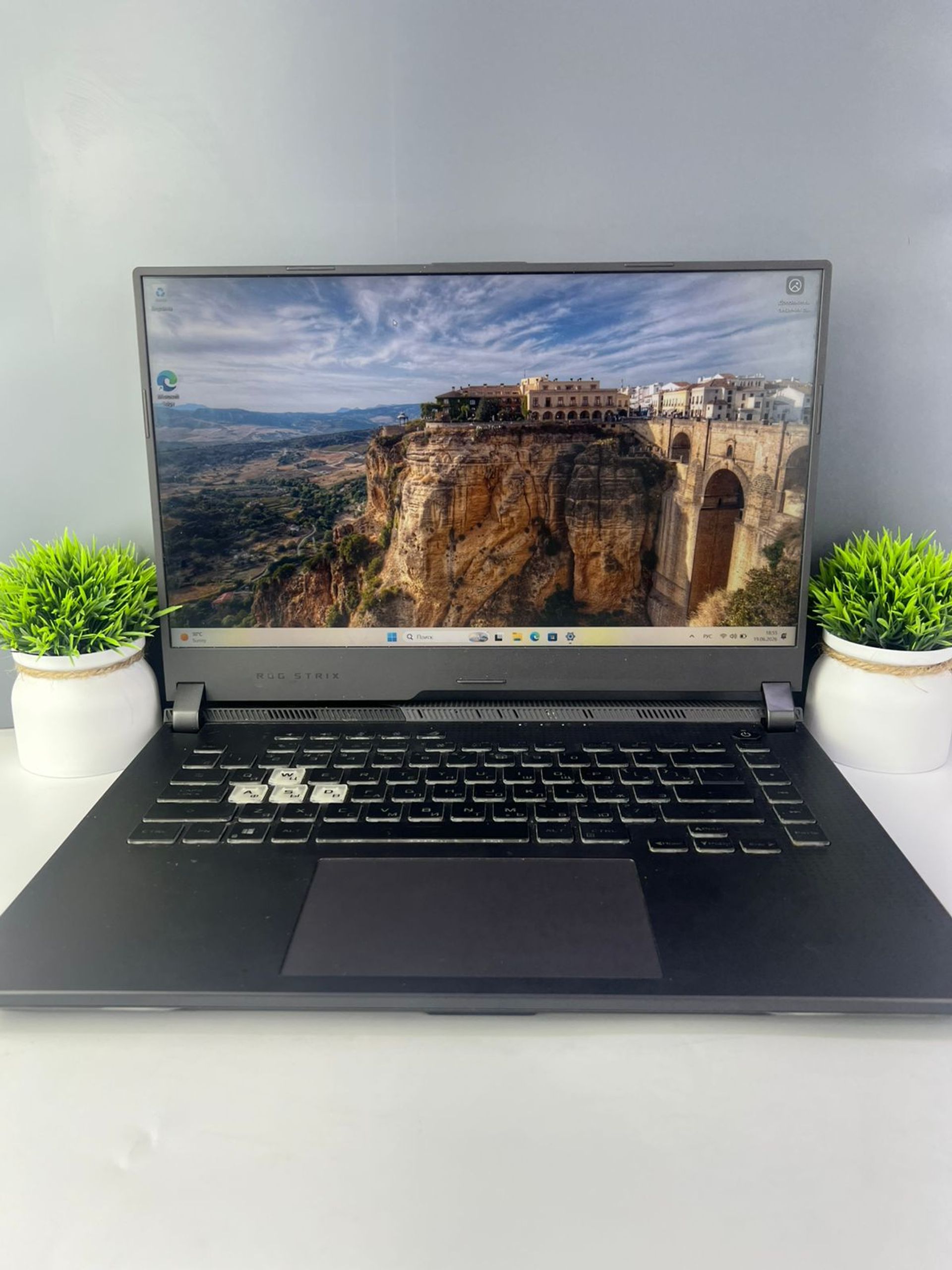 Ноутбук Asus Игровой  Intel Core i7  4-поколение  ядер 12 GB 512 GB 15 дюймов
