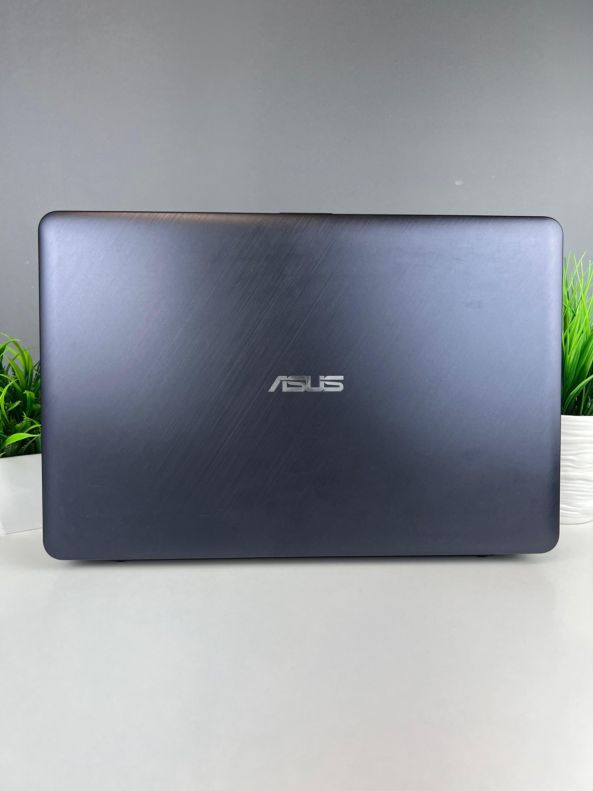 Ноутбук Asus core i3/7-пок  Intel Core i3  7-поколение  ядер 8 GB 256 GB