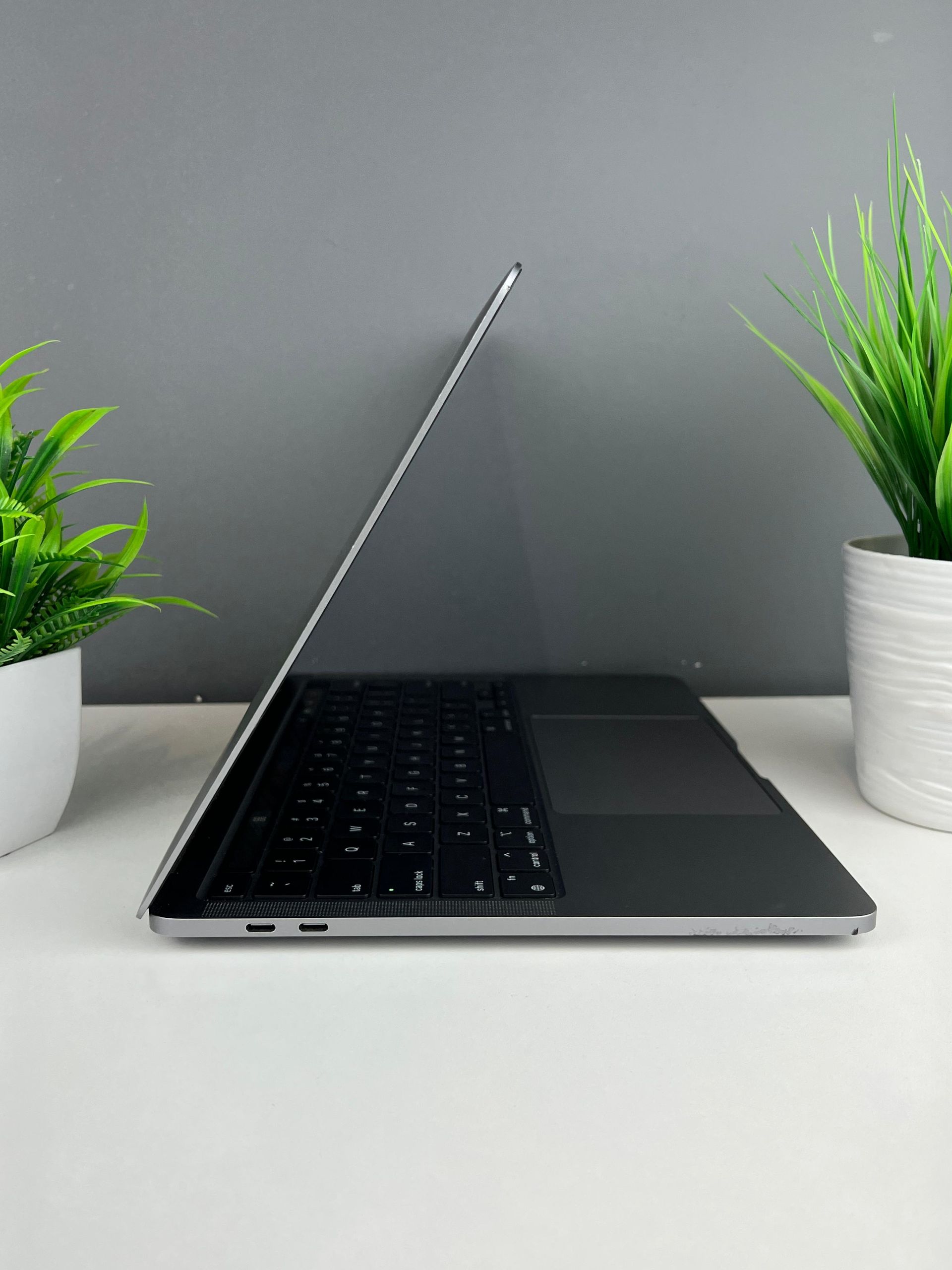 MacBook Pro 13 M2