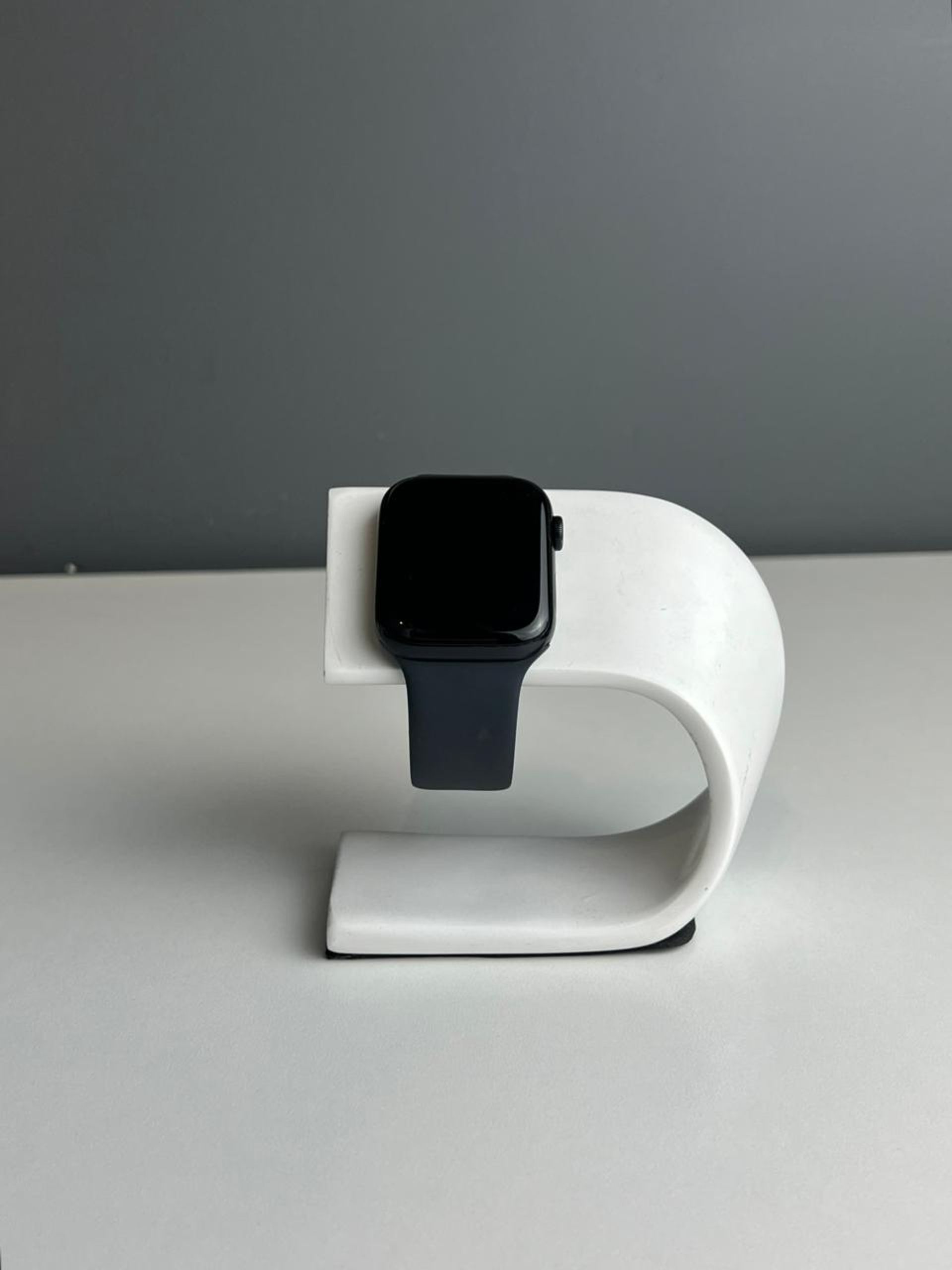 Apple Watch SE 44 мм (2е поколение)