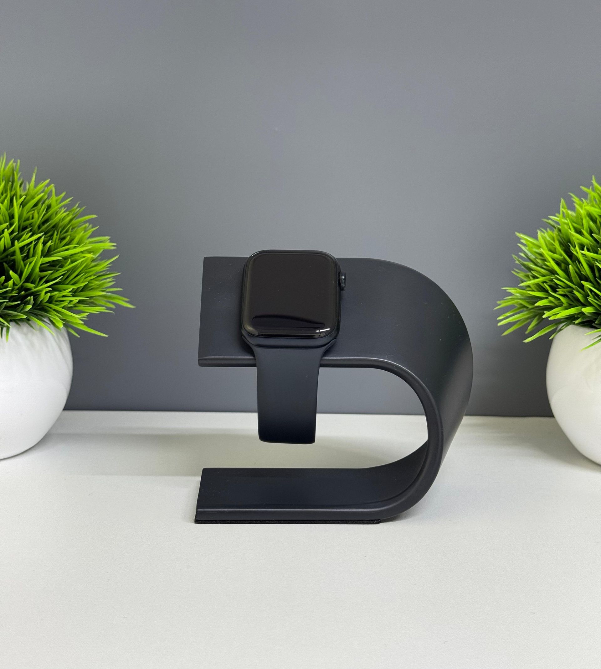 Apple Watch SE 44 мм (2е поколение)