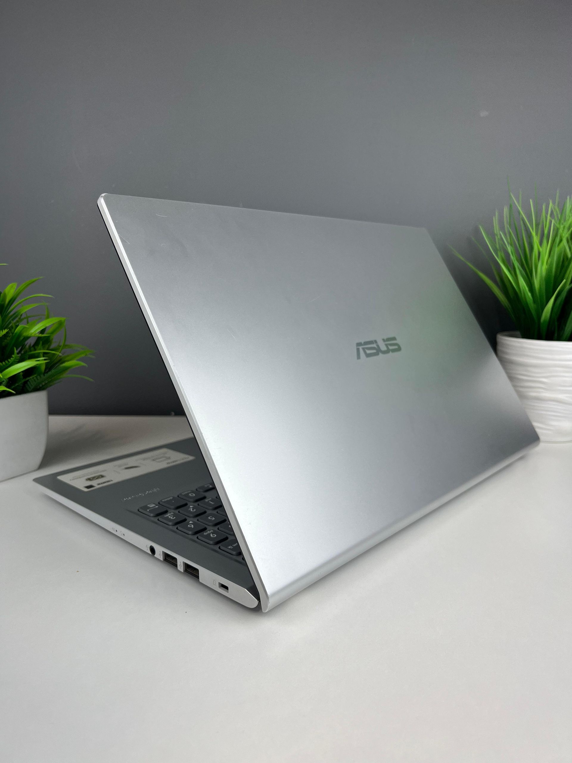 Ноутбук Asus core i5/10 пок  Intel Core i5  10-поколение  ядер 8 GB 256 GB 15 дюймов