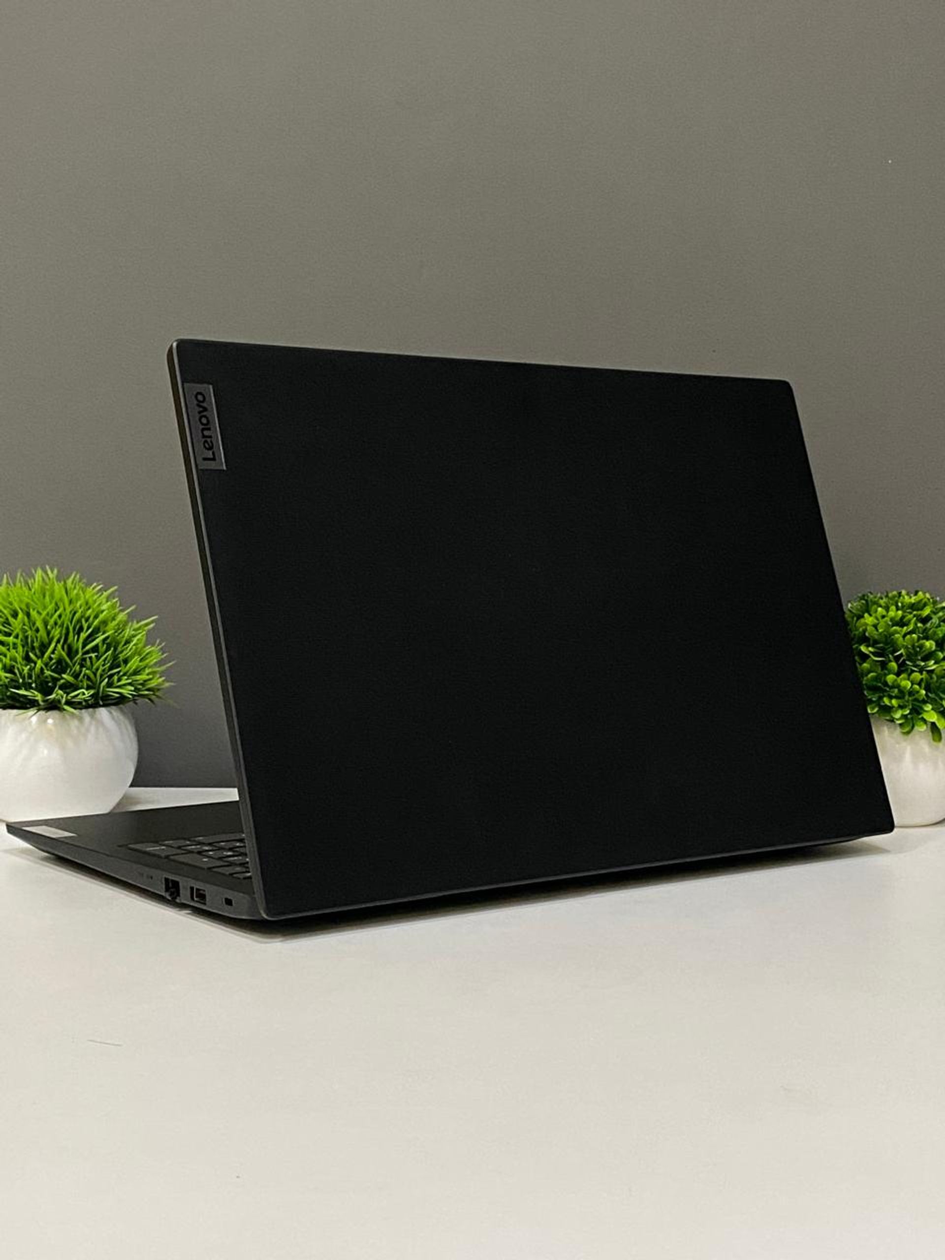 Ноутбук Lenovo ryzen 5 (5-е поколение) 2023 (6 ядер / 12 потоков) AMD Ryzen 5 5-поколение ядер 8 GB 500 GB 18 дюймов