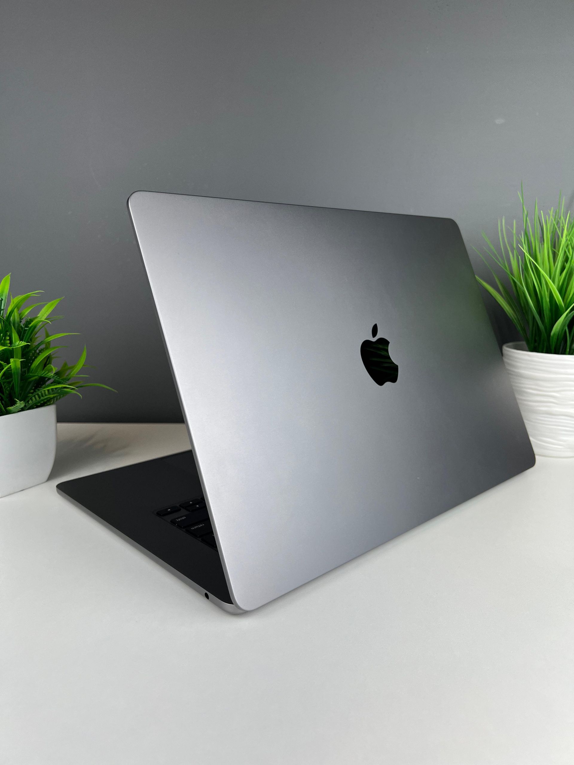 Ноутбук Apple macbook air 15 m2 Apple M2 ядер 8 GB 256 GB 15 дюймов