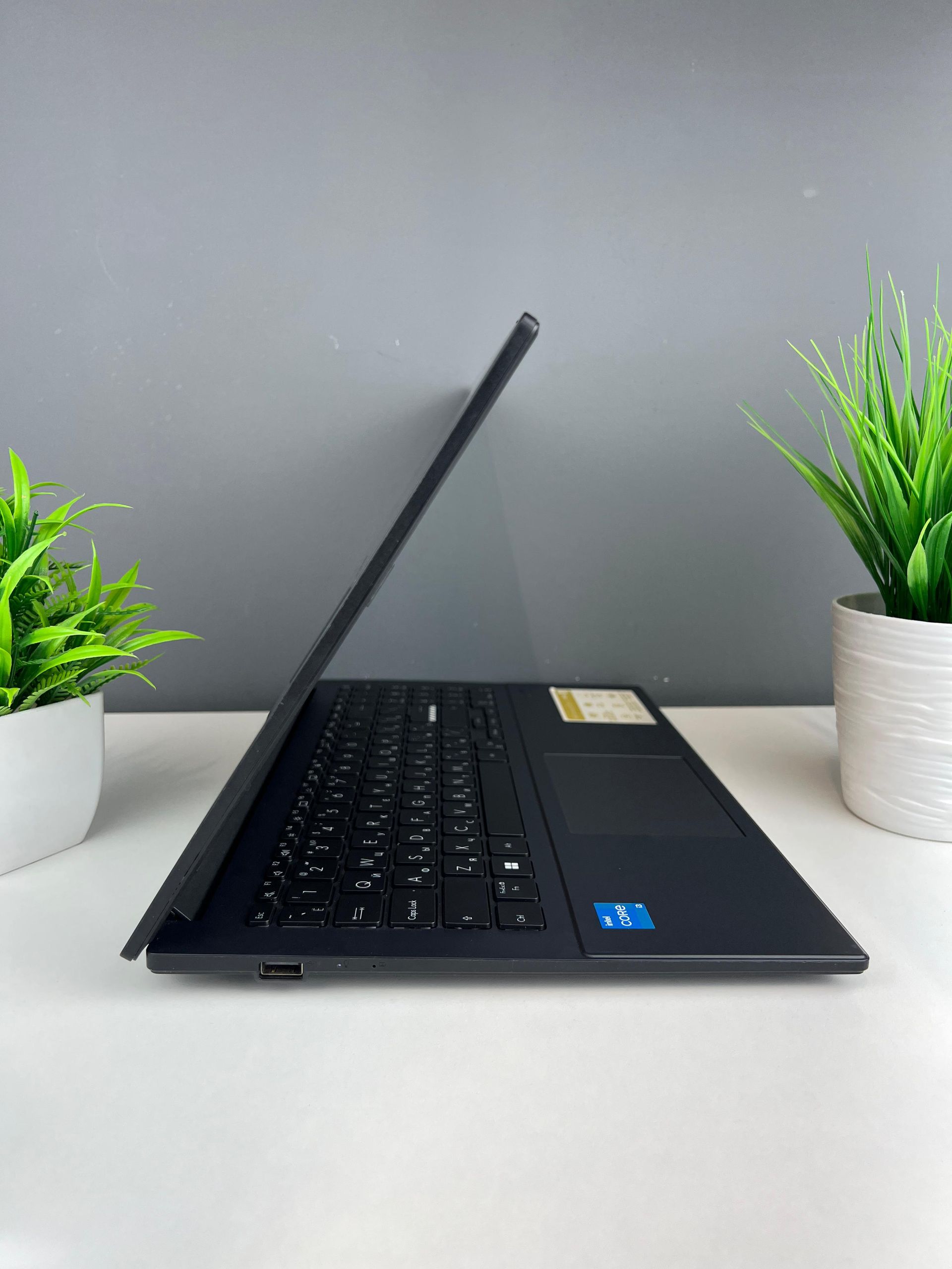 Ноутбук Asus Для работы и учебы  Intel Core i3  12-поколение  ядер 8 GB 256 GB 15 дюймов