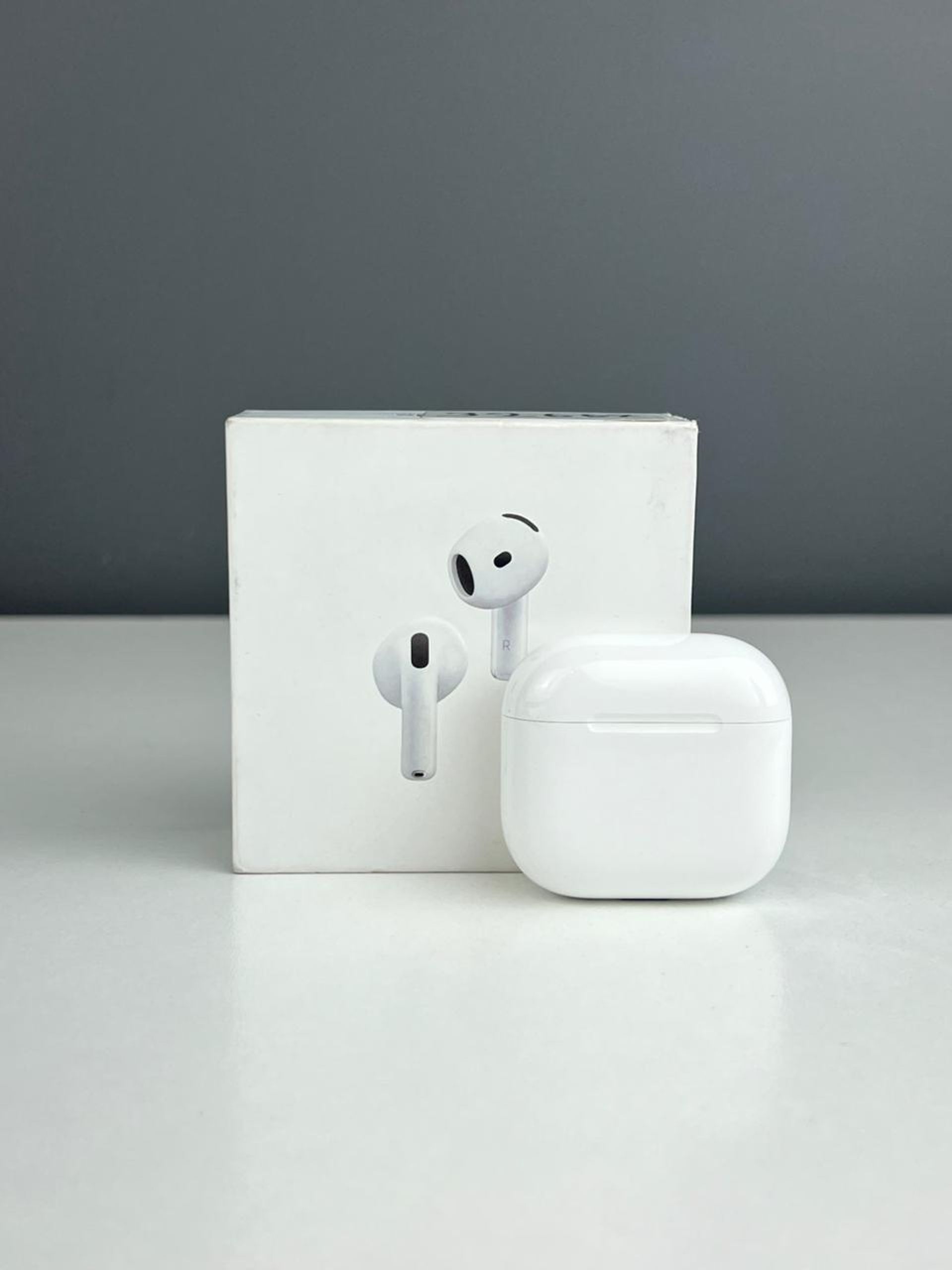 AirPods 4 series