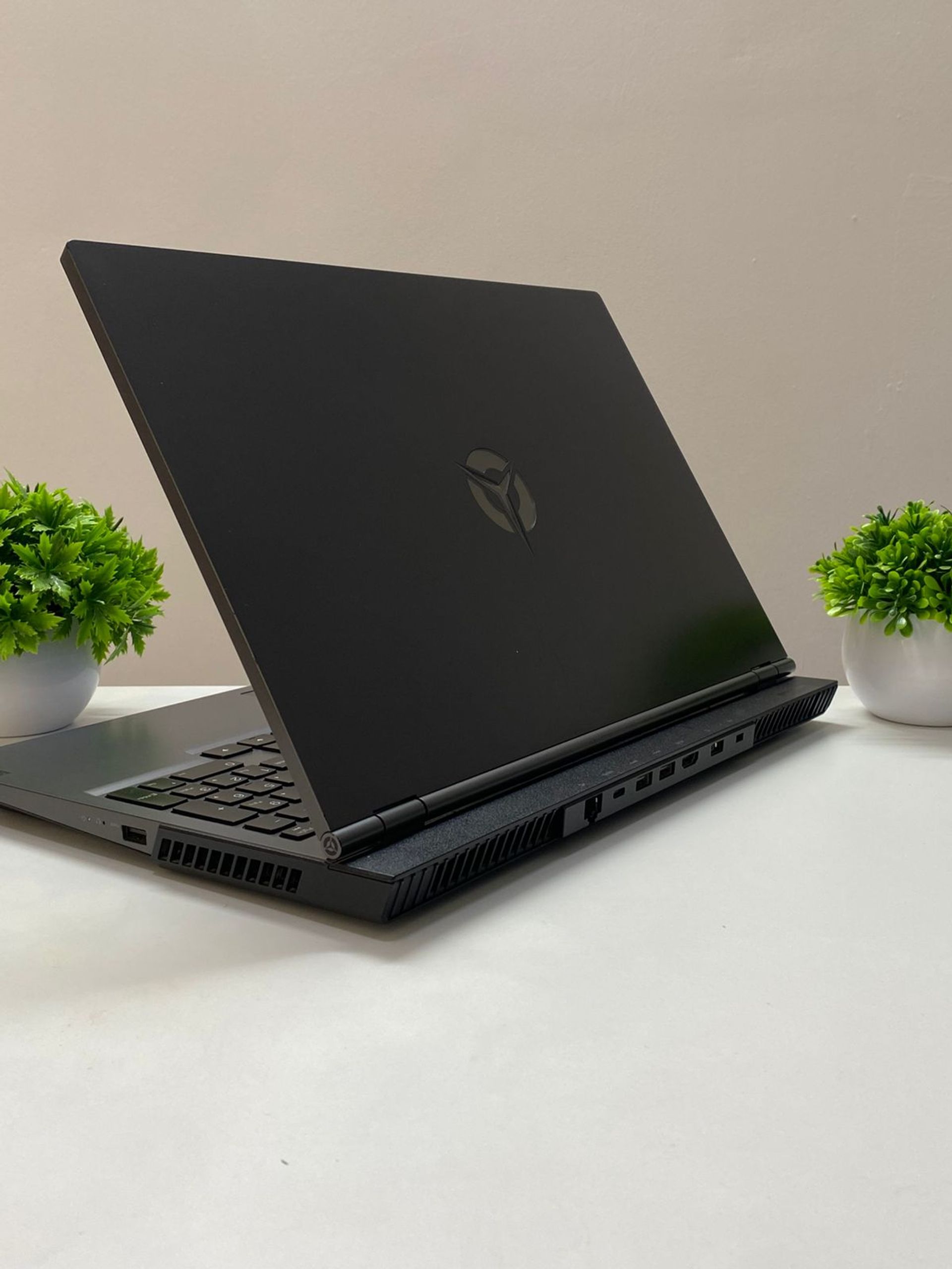 Ноутбук Lenovo core i7/10 пок  Intel Core i7  10-поколение  ядер 16 GB 17 дюймов