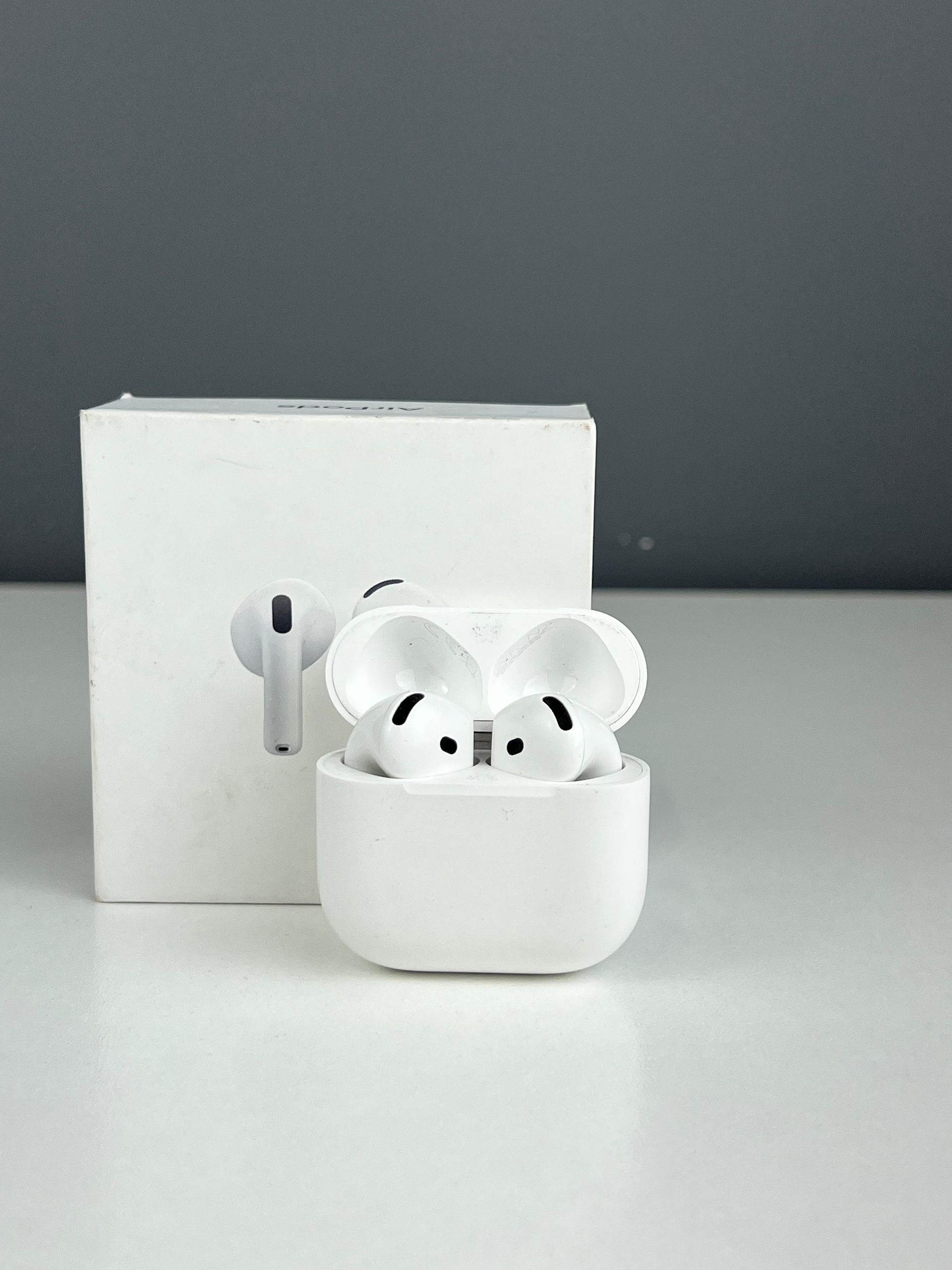 Apple AirPods 4 series