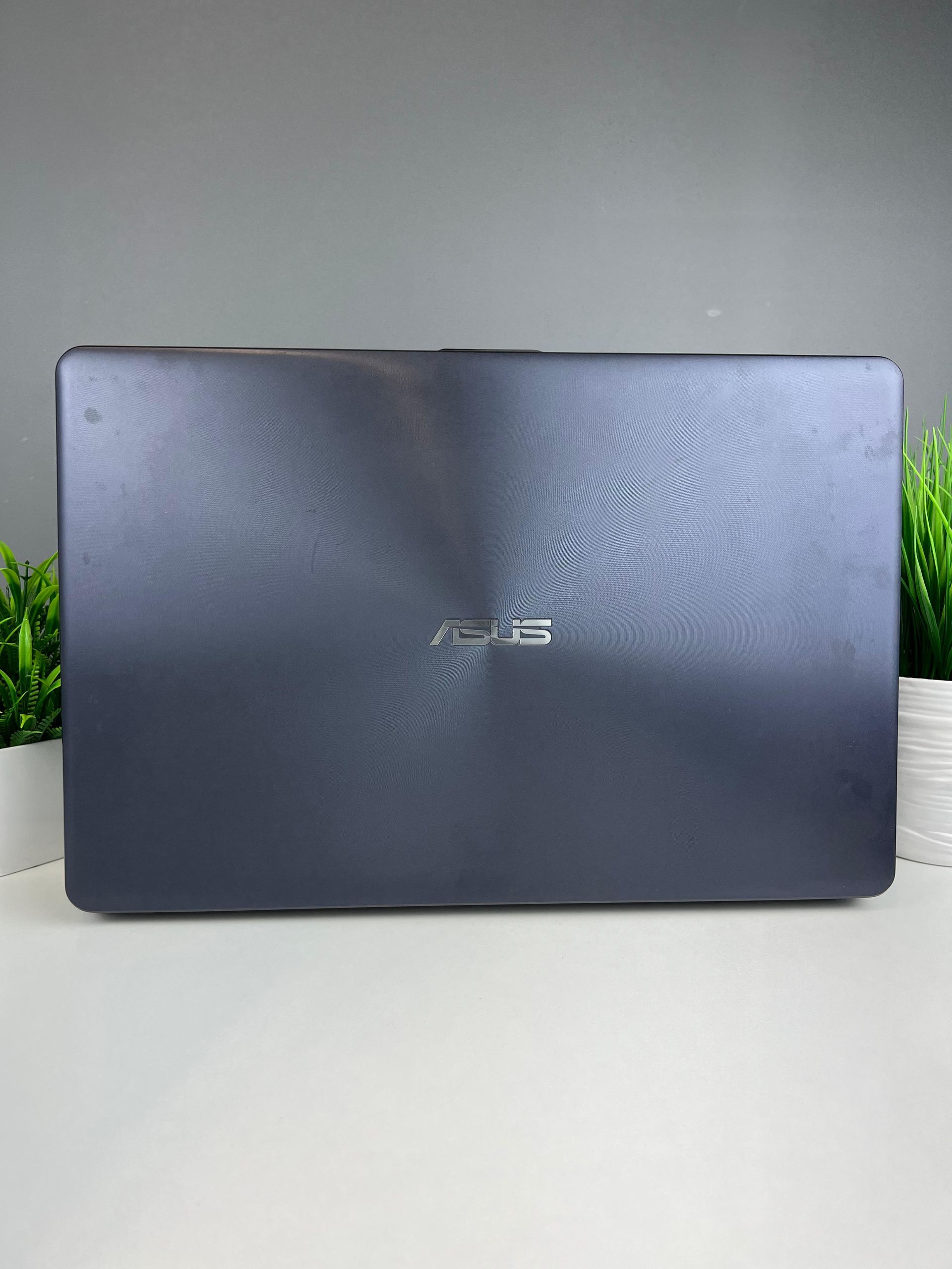 Ноутбук Asus core i7/7 пок  Intel Core i7  7-поколение  ядер 4 GB 16.2 дюймов