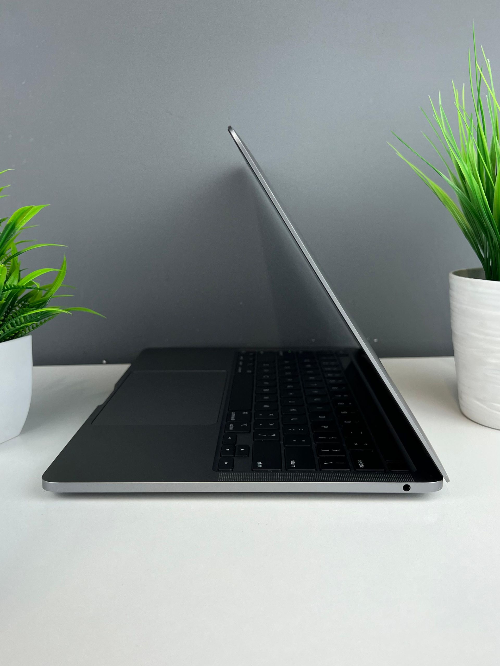 MacBook Pro 13 M2
