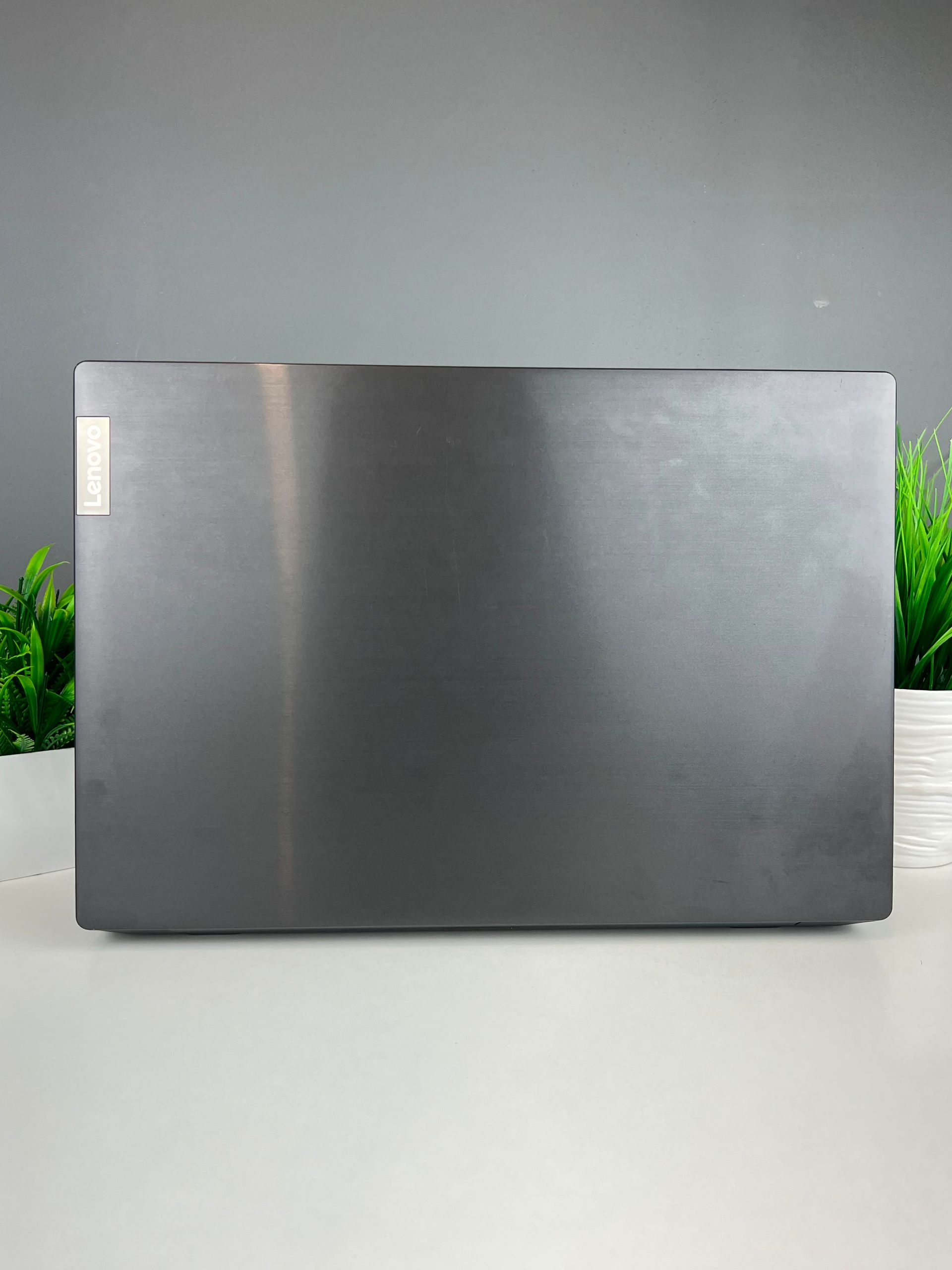 Ноутбук Lenovo Для работы и учебы  Intel Core i3  10-поколение  ядер 4 GB 256 GB 14 дюймов