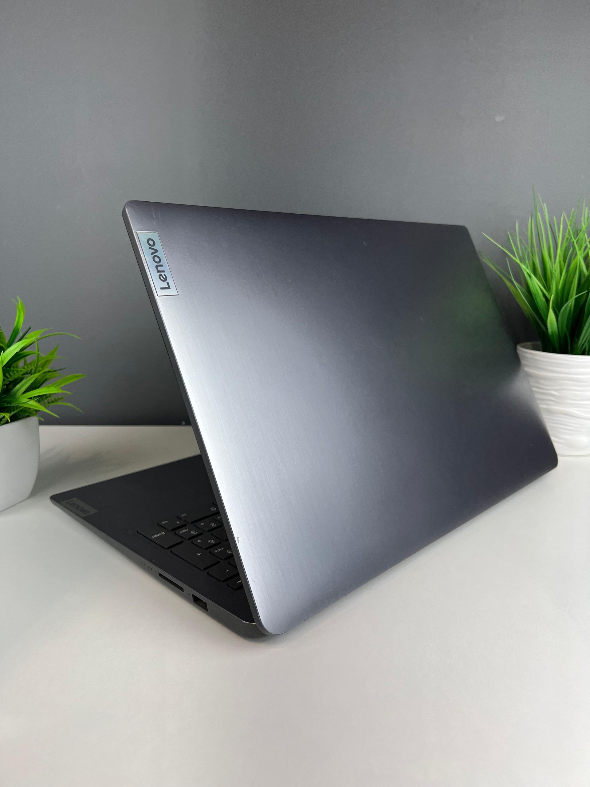 Ноутбук Lenovo ryzen 5 (5-е поколение) 2023 (6 ядер / 12 потоков)  Intel Core i5 5-поколение  ядер 6 GB 15 дюймов