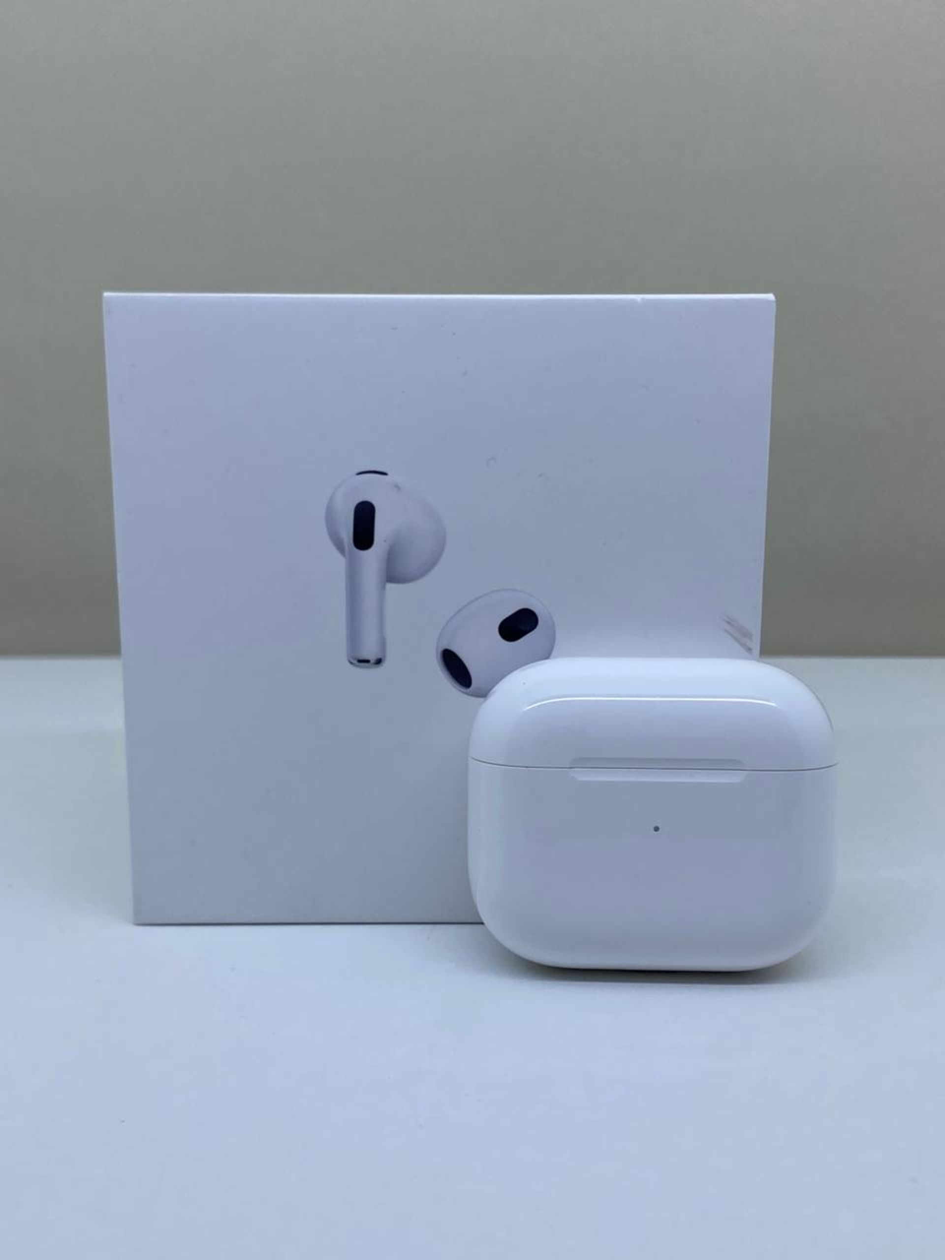Apple AirPods 3 series