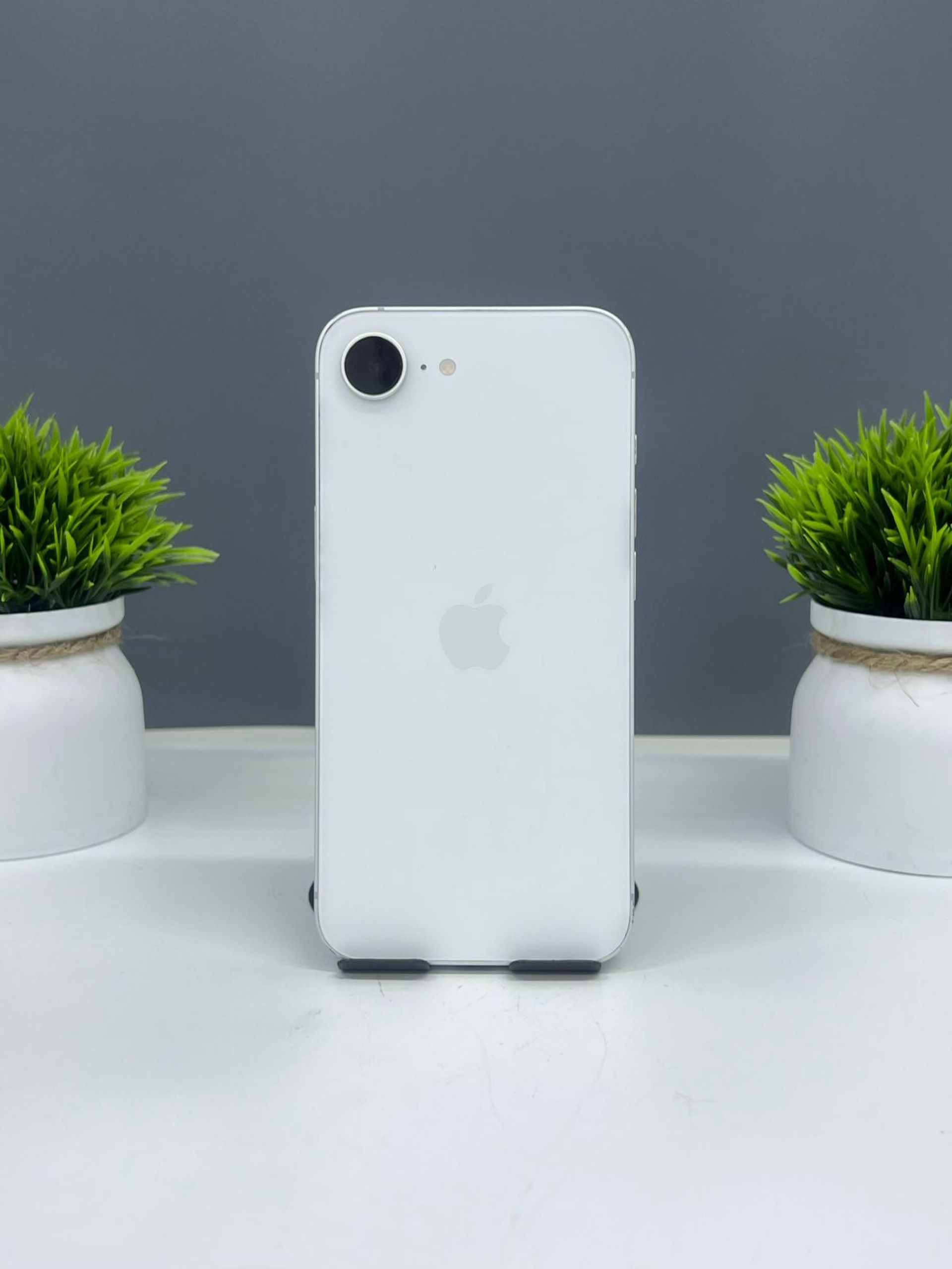 Apple iPhone 16e 128GB