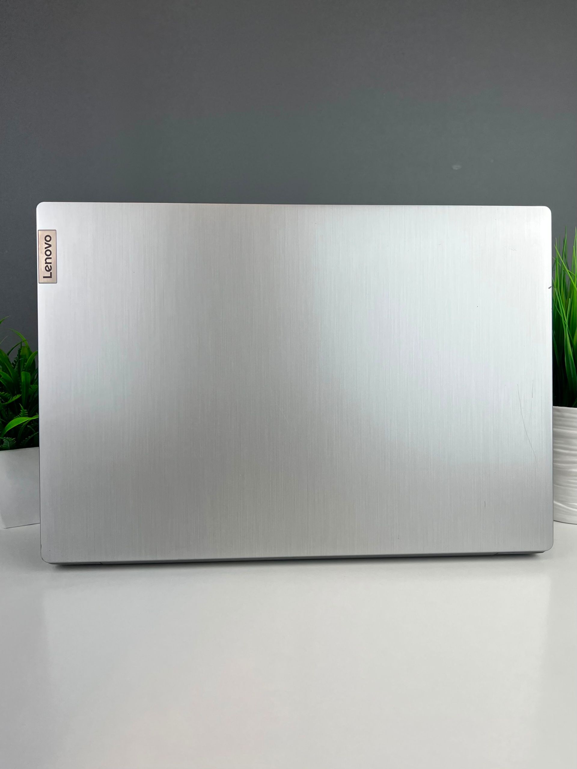 Ноутбук Lenovo Для работы и учебы  Intel Core i3  10-поколение  ядер 2 GB 256 GB 13 дюймов