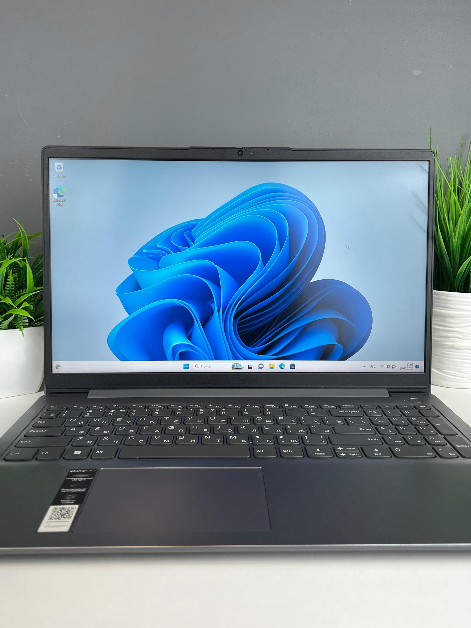 Ноутбук Lenovo core i3/12-пок  Intel Core i3  12-поколение  ядер 4 GB 256 GB