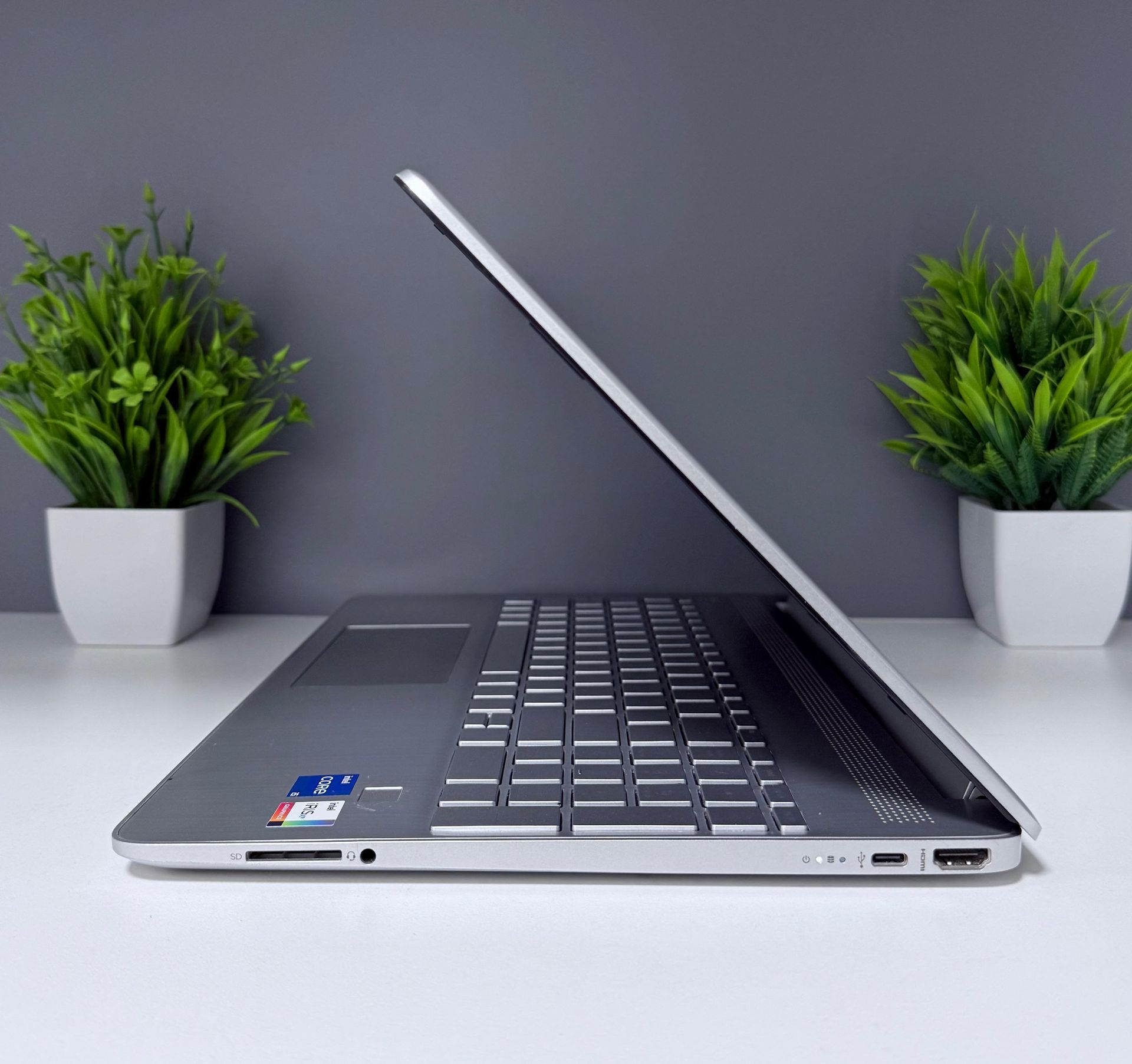 Ноутбук Hp Для работы и учебы  Intel Core i5  12-поколение  ядер 16 GB 512 GB 16 дюймов