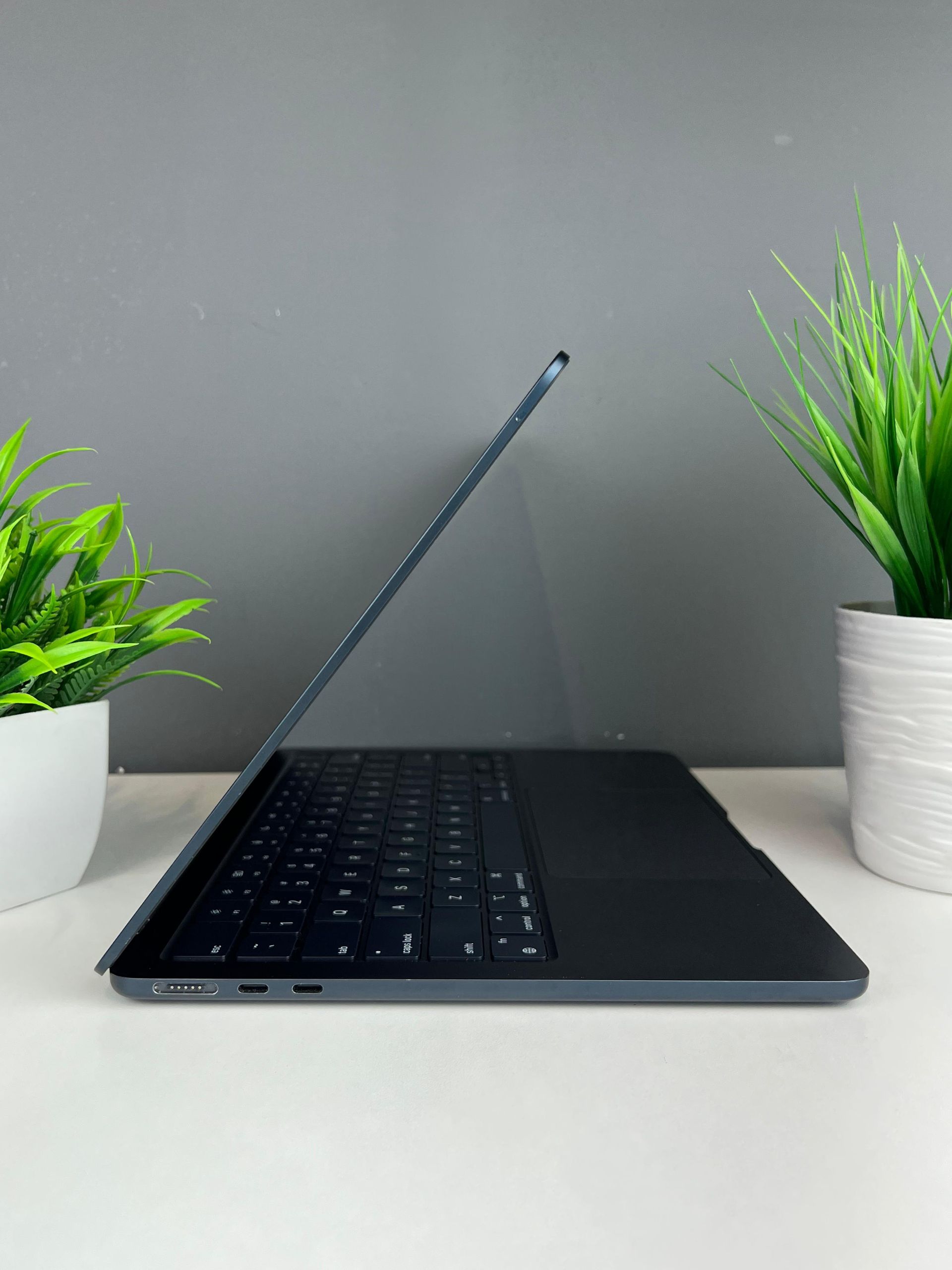 Ноутбук Apple macbook air 13 m2 Apple M2 ядер 8 GB 256 GB 13 дюймов