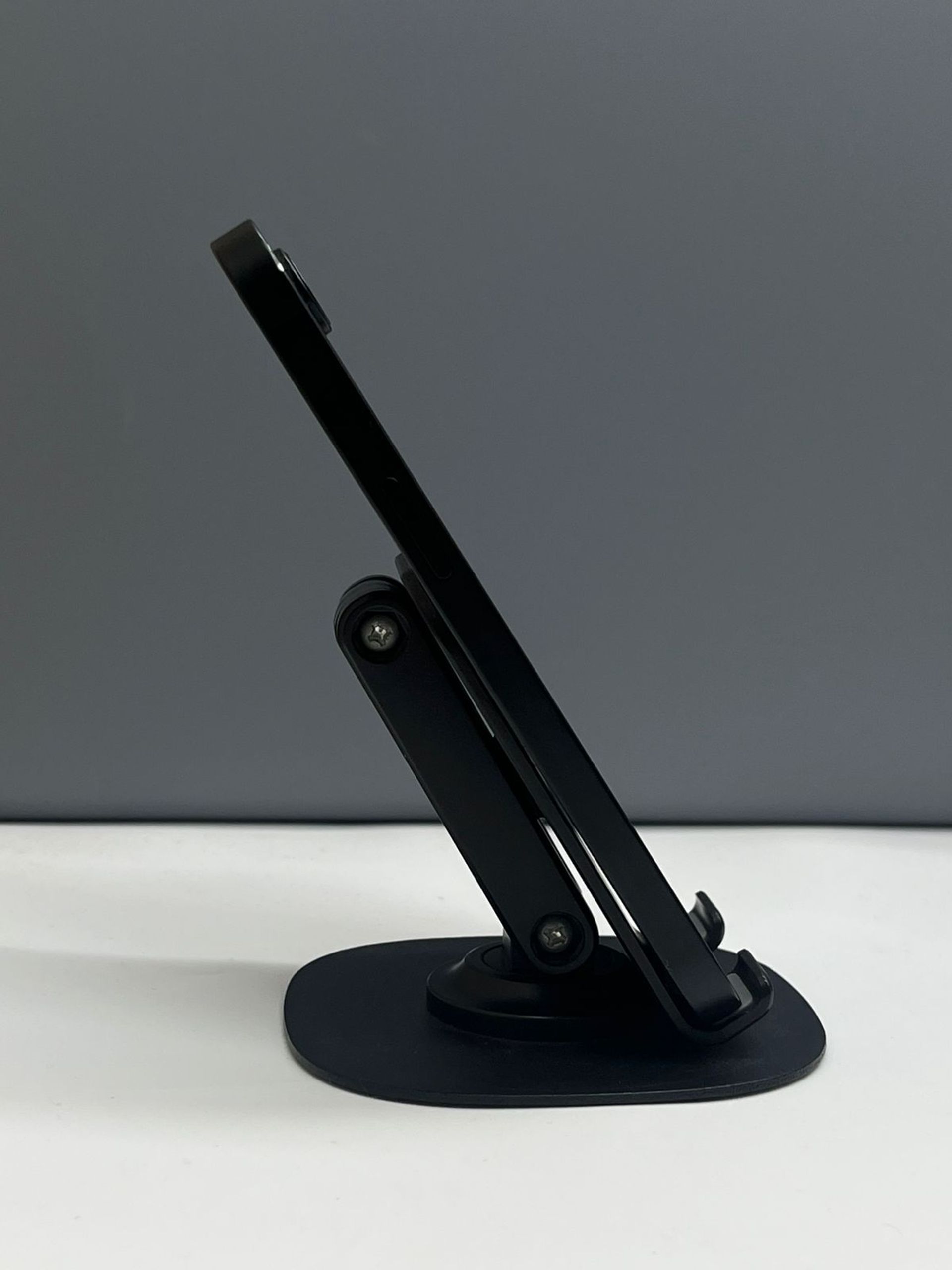 Apple iPhone 16e 128GB