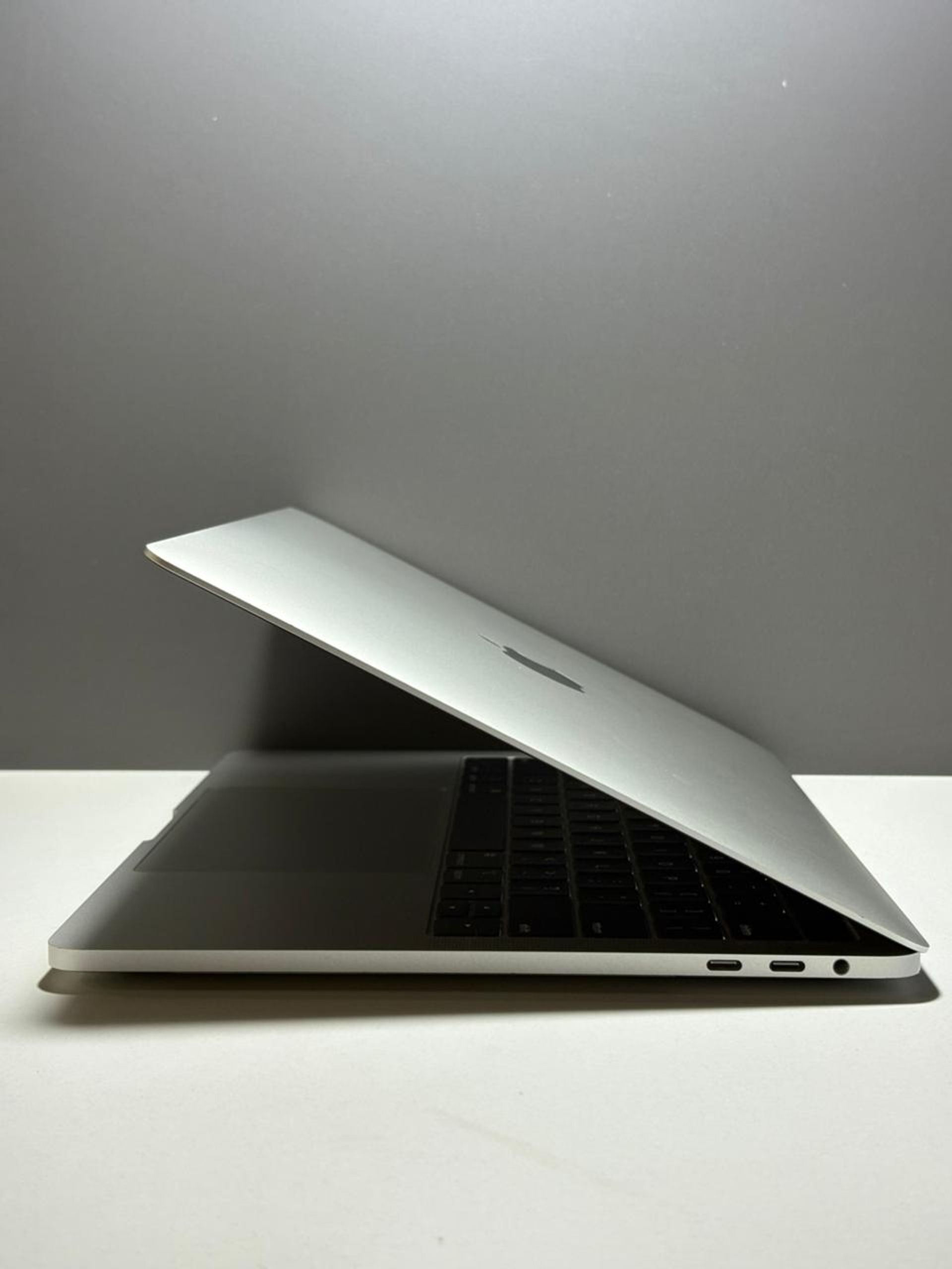 Ноутбук Apple Pro  Intel Core i5  8-поколение  ядер 8 GB 500 GB 13 дюймов