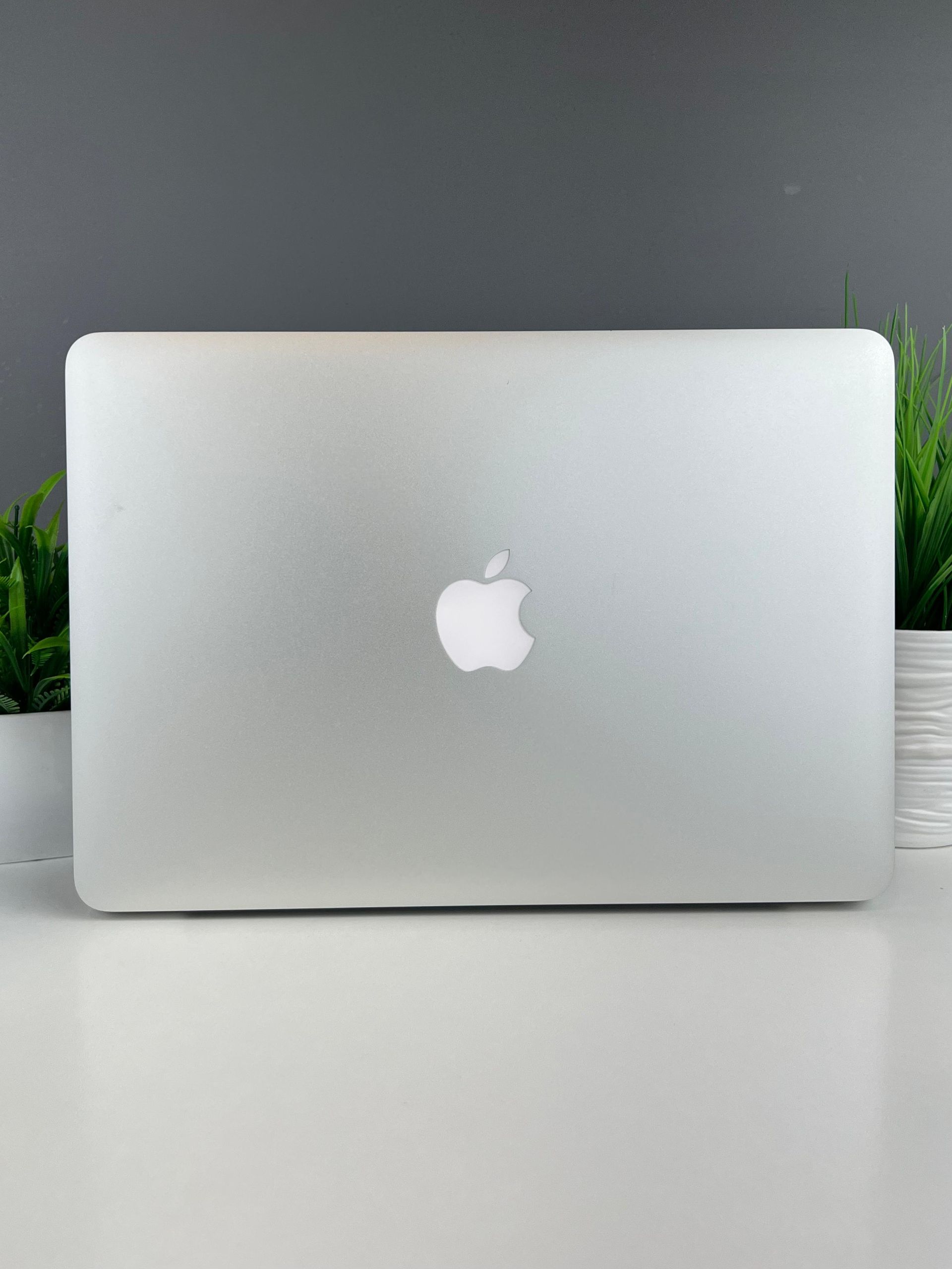 Ноутбук Apple macbook air 13 intel i5  Intel Core i5 5-поколение  ядер 8 GB 256 GB 13 дюймов