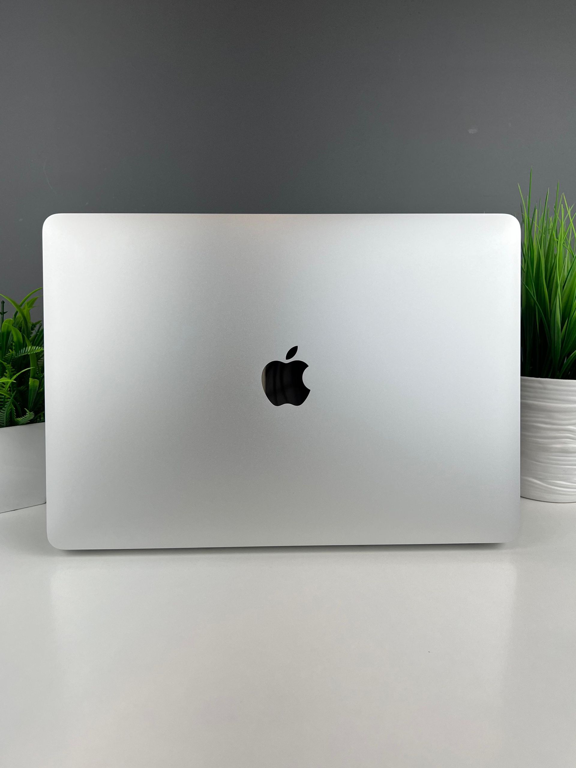 Ноутбук Apple Air M1 ядер 8 GB 256 GB 13 дюймов