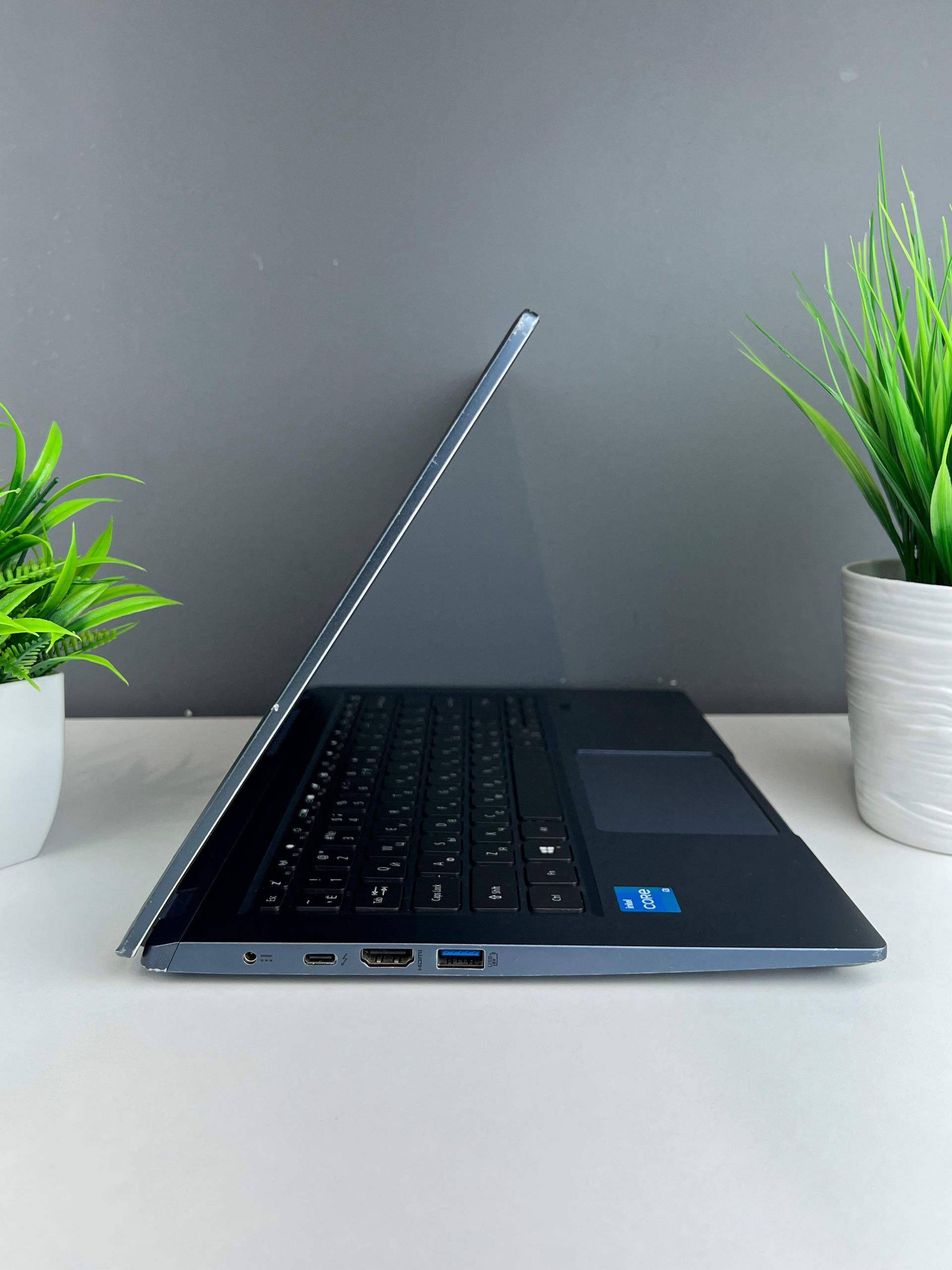 Ноутбук Asus core i3/11-пок  Intel Core i3  11-поколение  ядер 8 GB 256 GB 13 дюймов