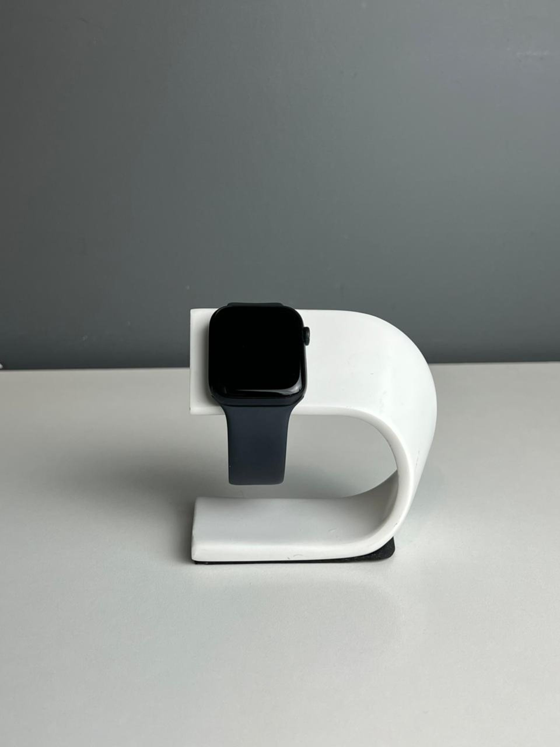 Apple Watch SE 44 мм (2е поколение)