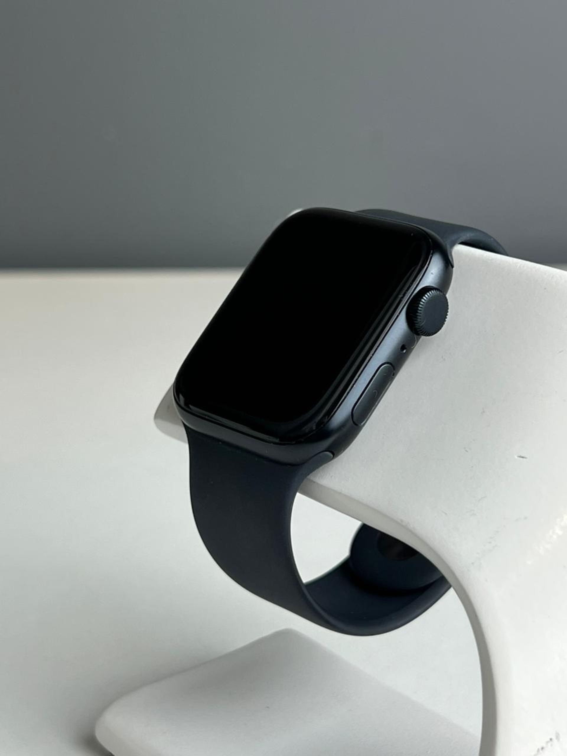 Apple Watch SE 44 мм (2е поколение)