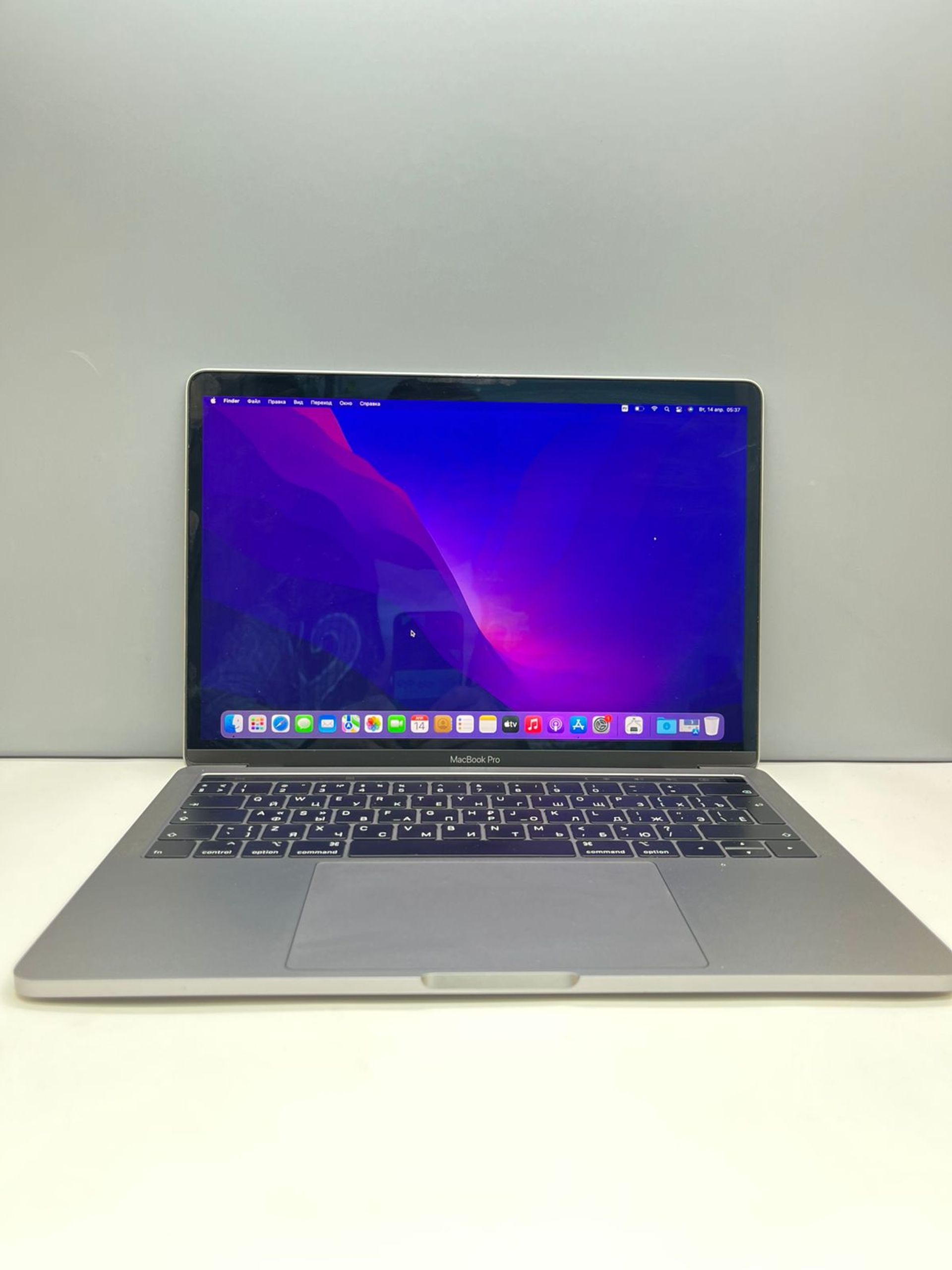 Ноутбук Apple Pro Apple M2 ядер 8 GB 256 GB 13 дюймов