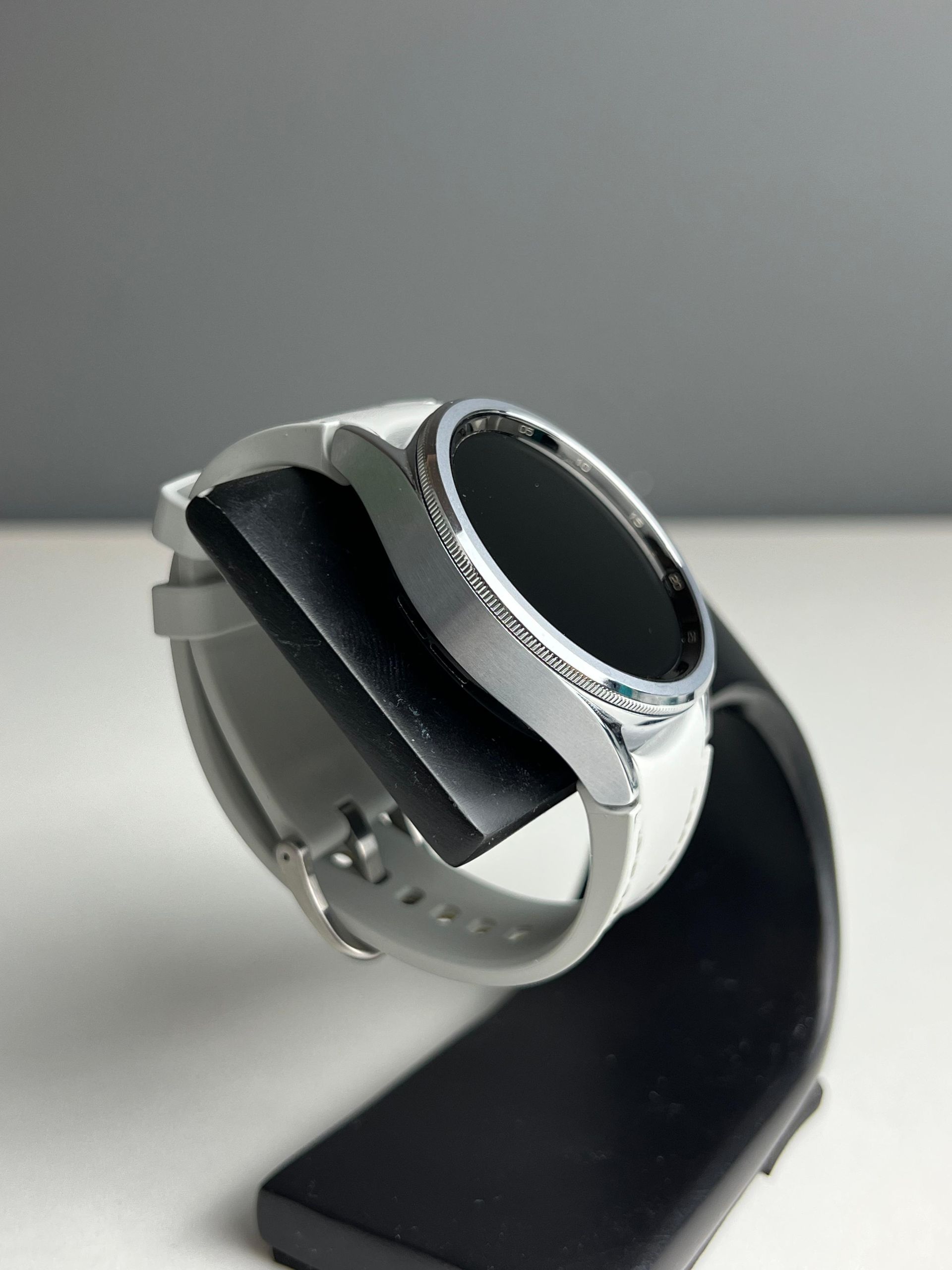 Samsung Series 6 Classic  43 mm