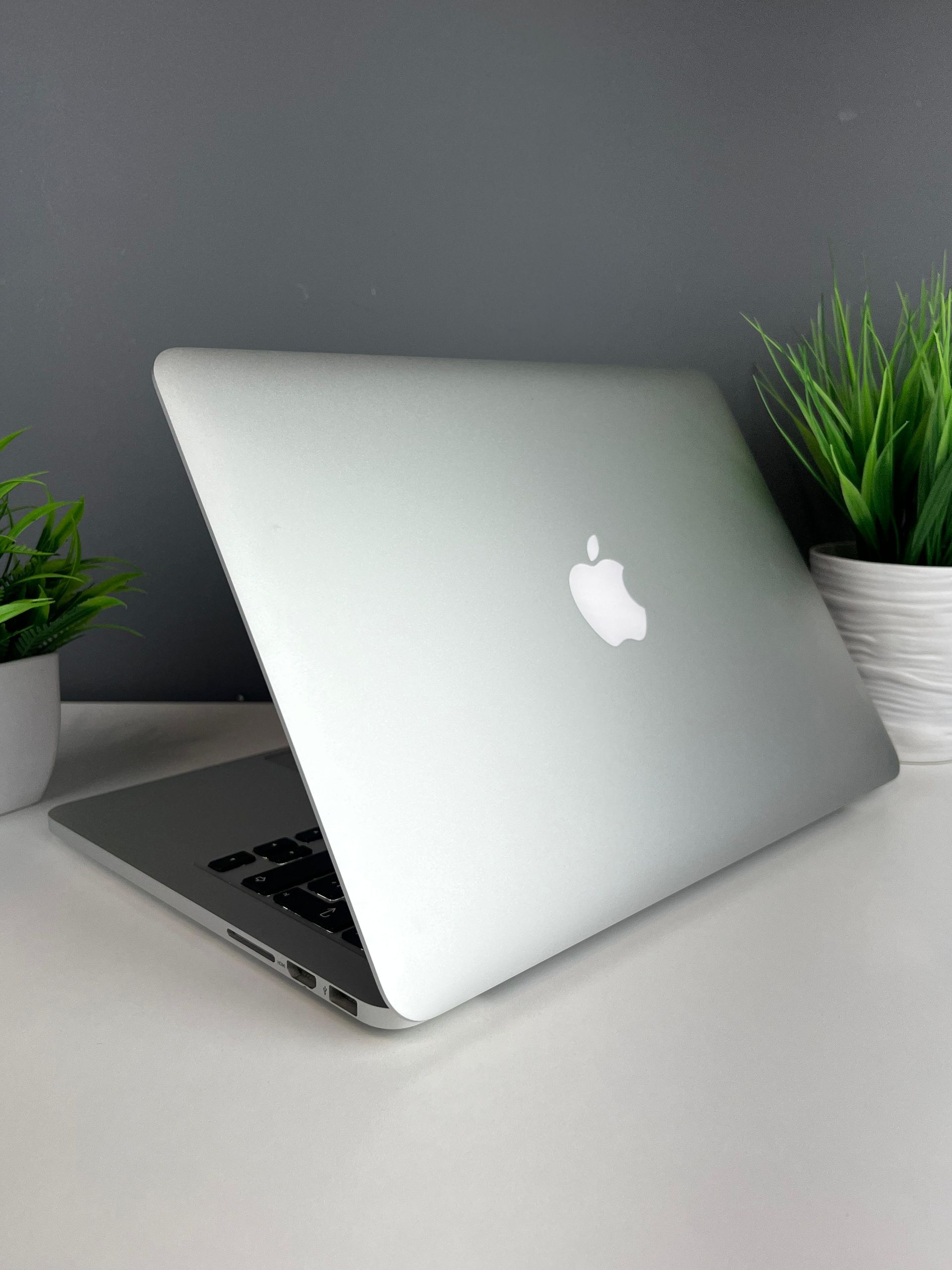 Ноутбук Apple macbook air 13 intel i5  Intel Core i5 5-поколение  ядер 8 GB 256 GB 13 дюймов