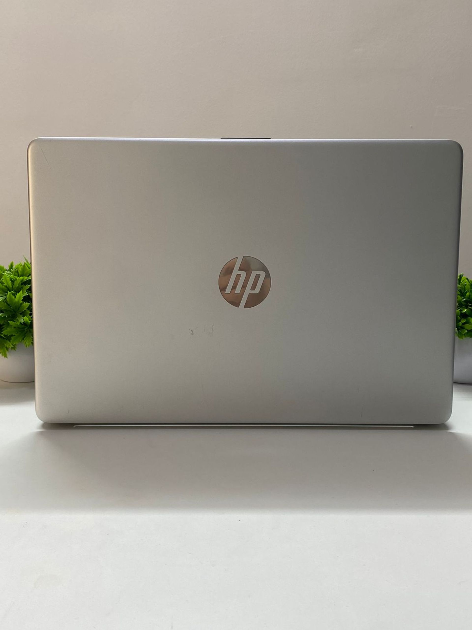 Ноутбук Hp core i3/11-пок  Intel Core i3  11-поколение  ядер 8 GB 500 GB 17 дюймов