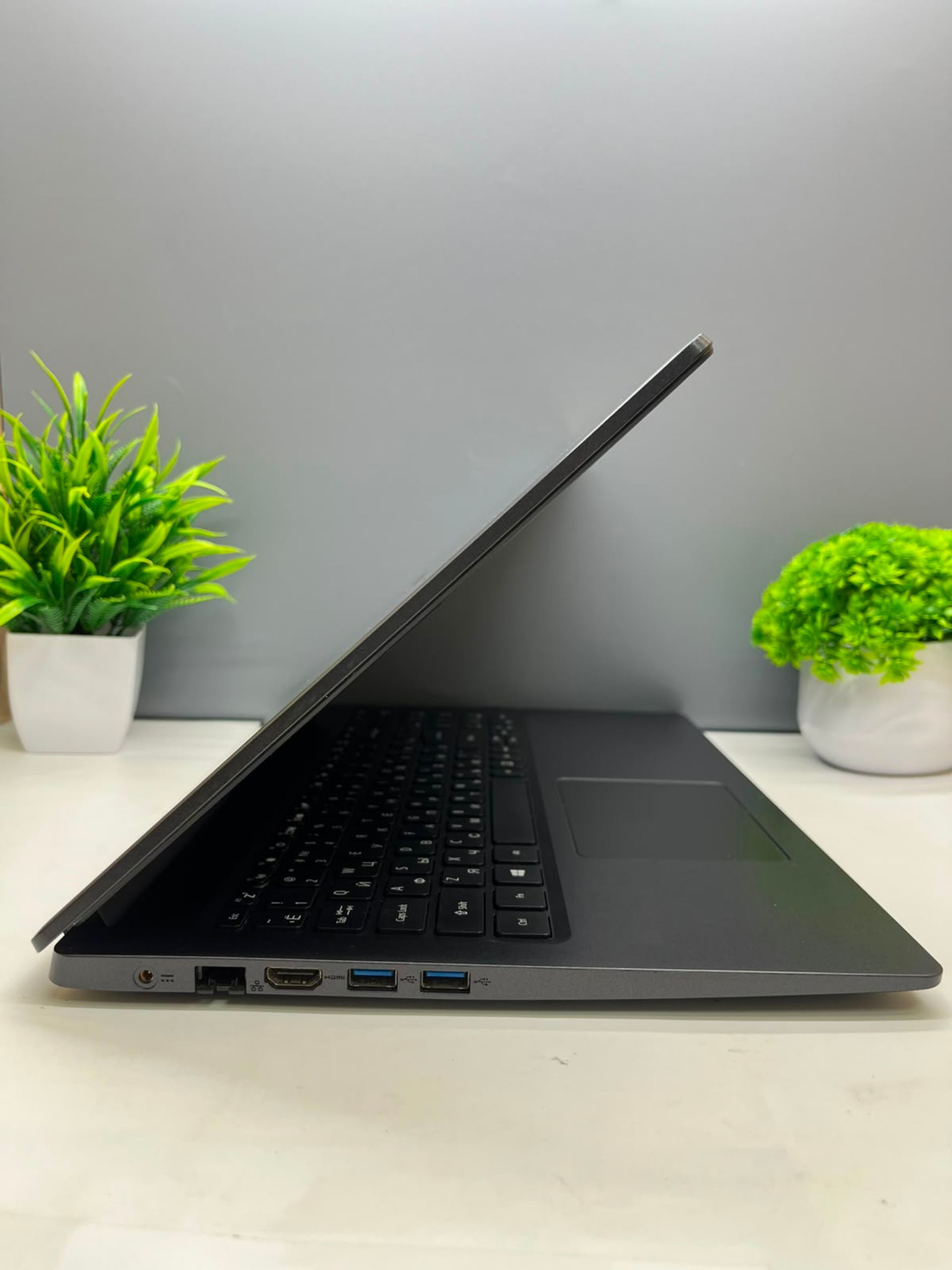 Ноутбук Acer Для работы и учебы  Intel Core i5  8-поколение  ядер 8 GB 240 GB 13 дюймов