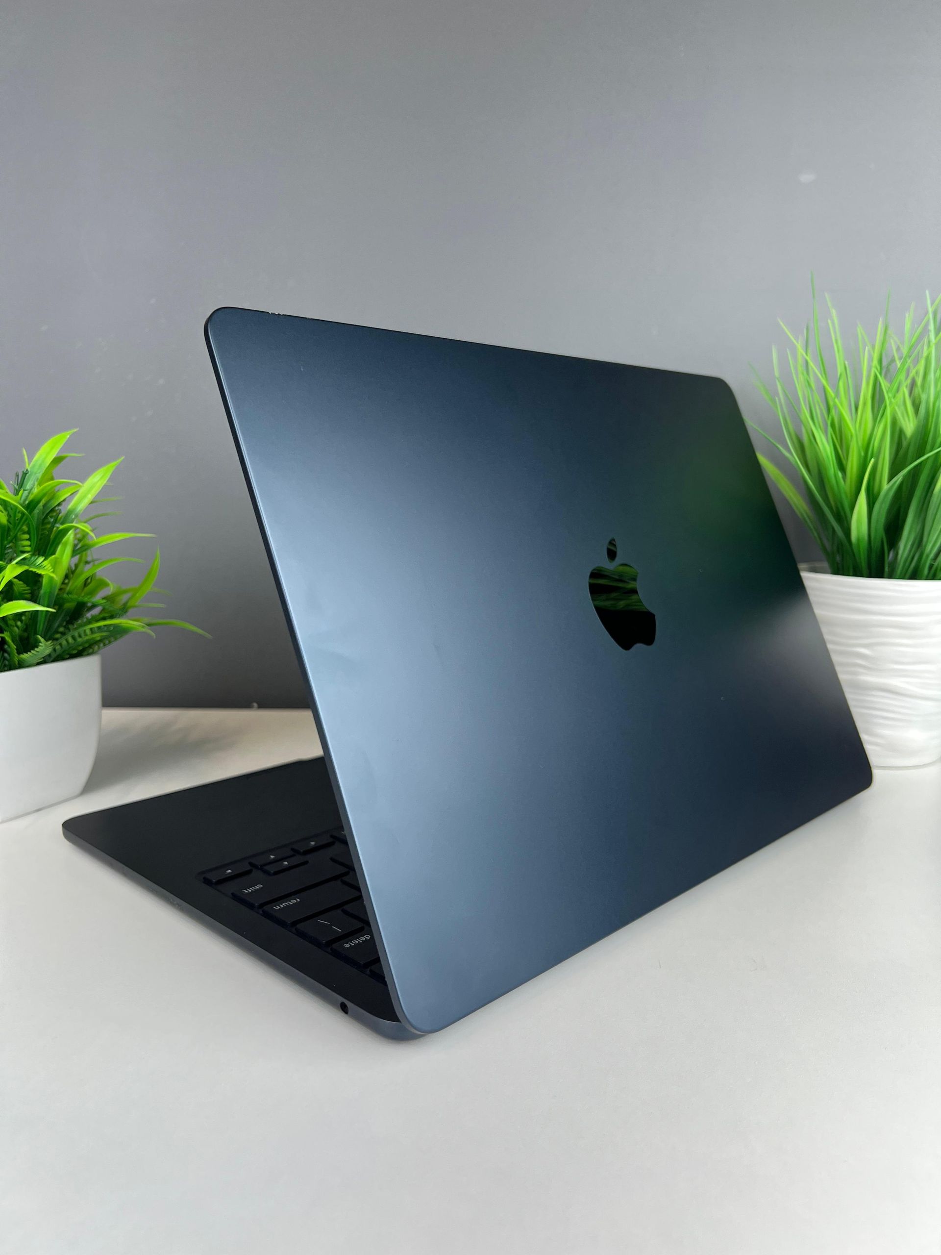 Ноутбук Apple macbook air 13 m2 Apple M2 ядер 8 GB 256 GB 13 дюймов