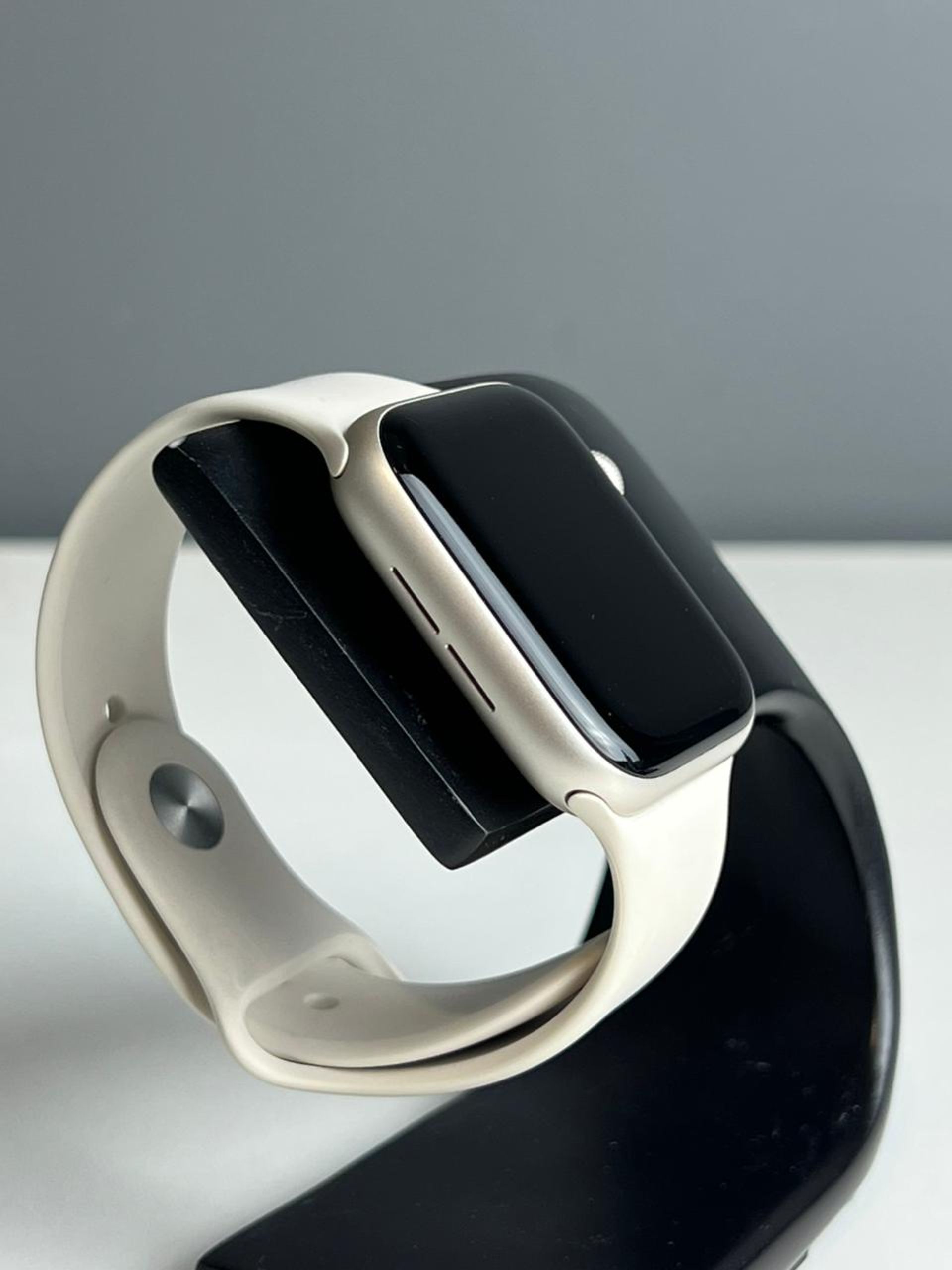 Apple Watch SE 44 мм (2е поколение)
