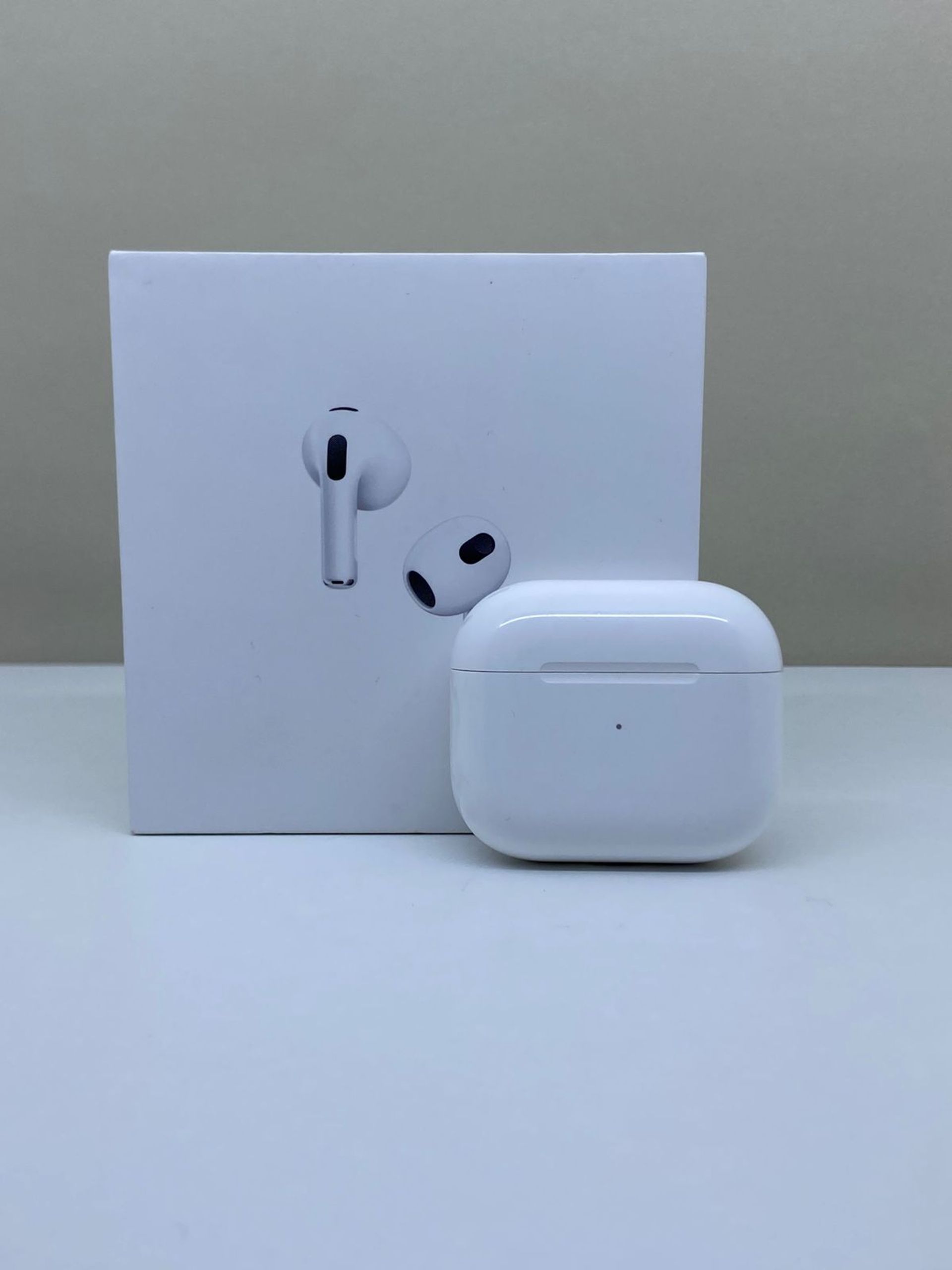 Apple AirPods 3 series