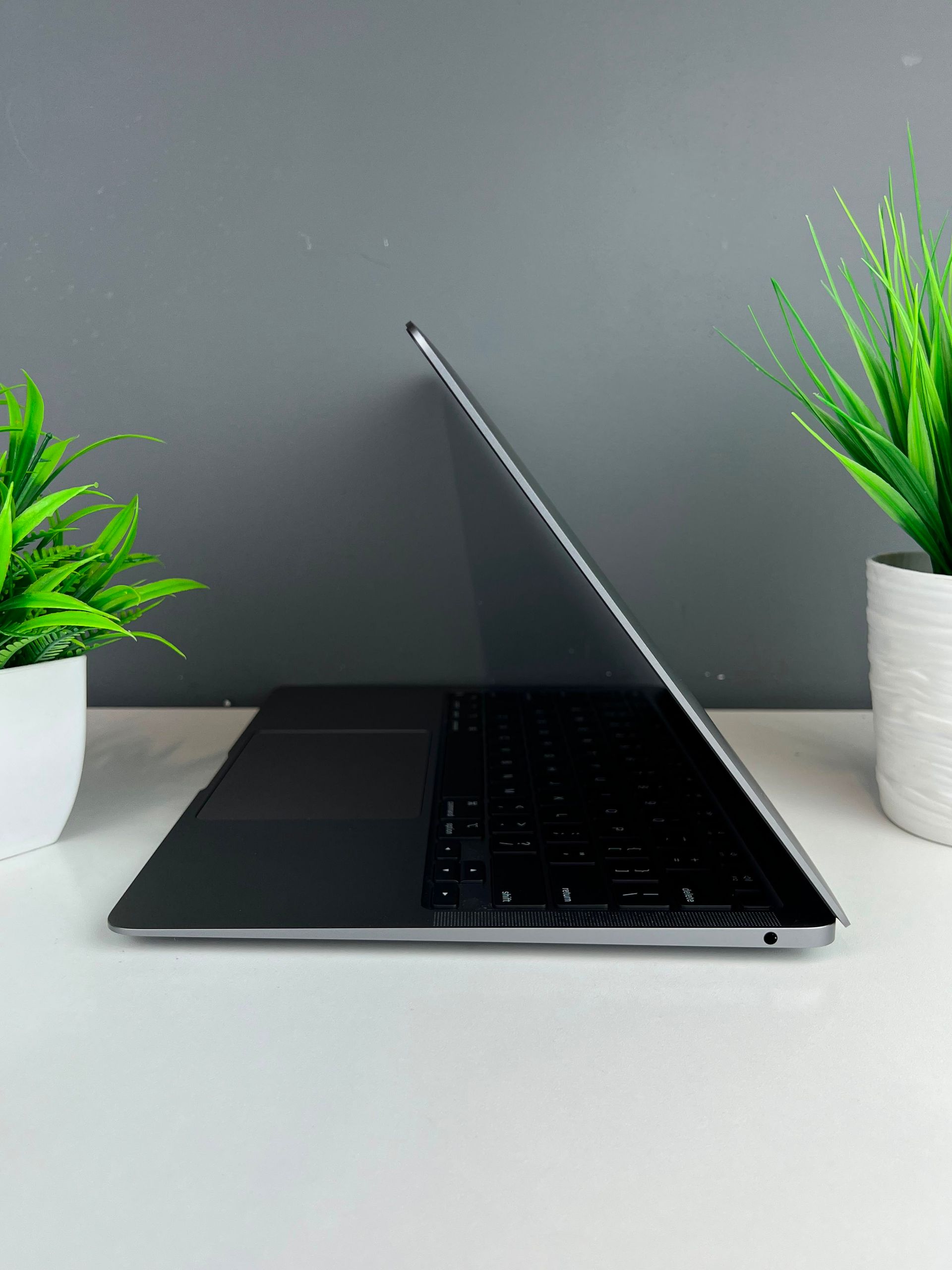 Ноутбук Apple MacBook Air Apple M1 ядер 8 GB 256 GB 13 дюймов