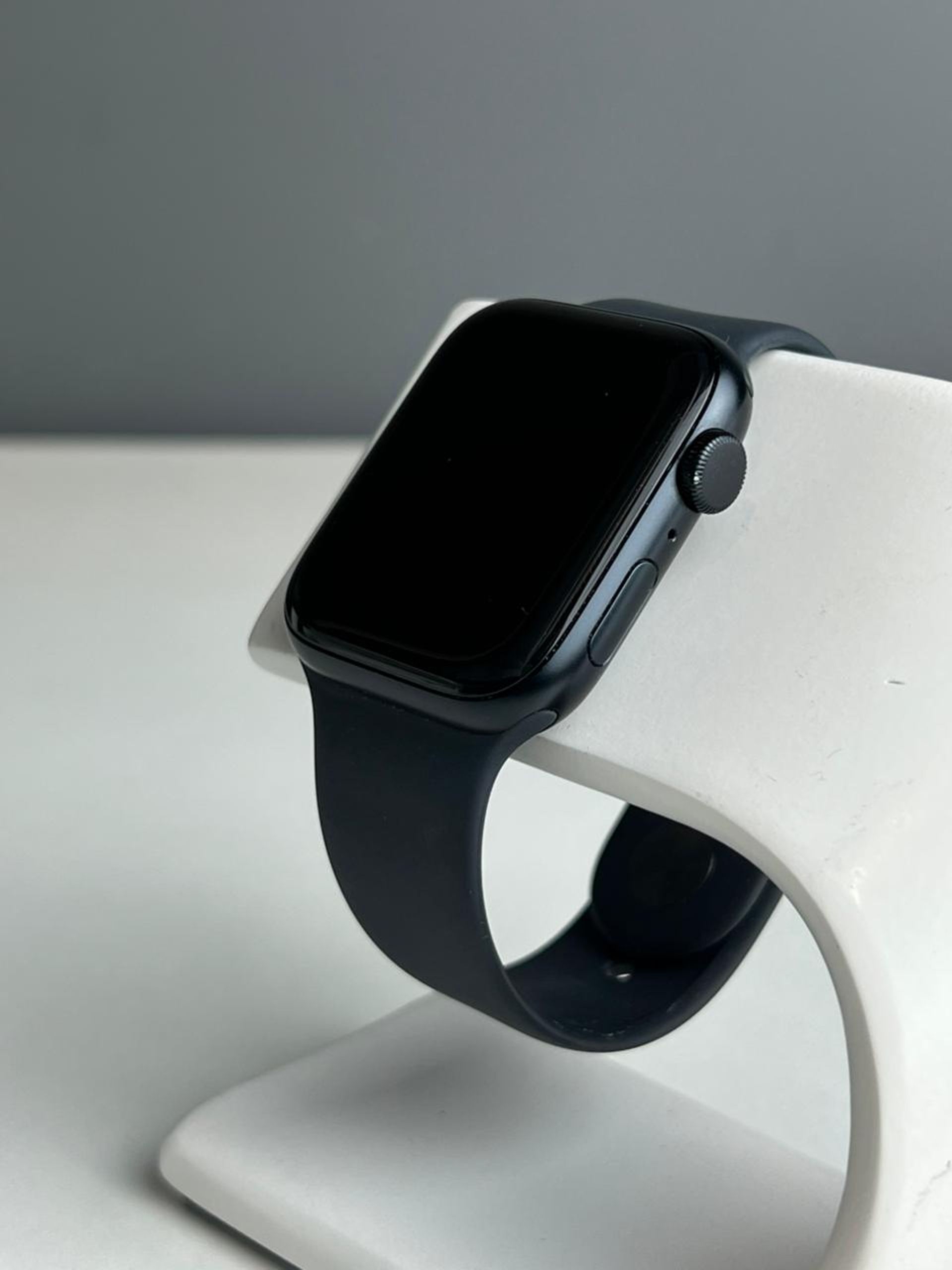 Apple Watch SE 44 мм (2е поколение)