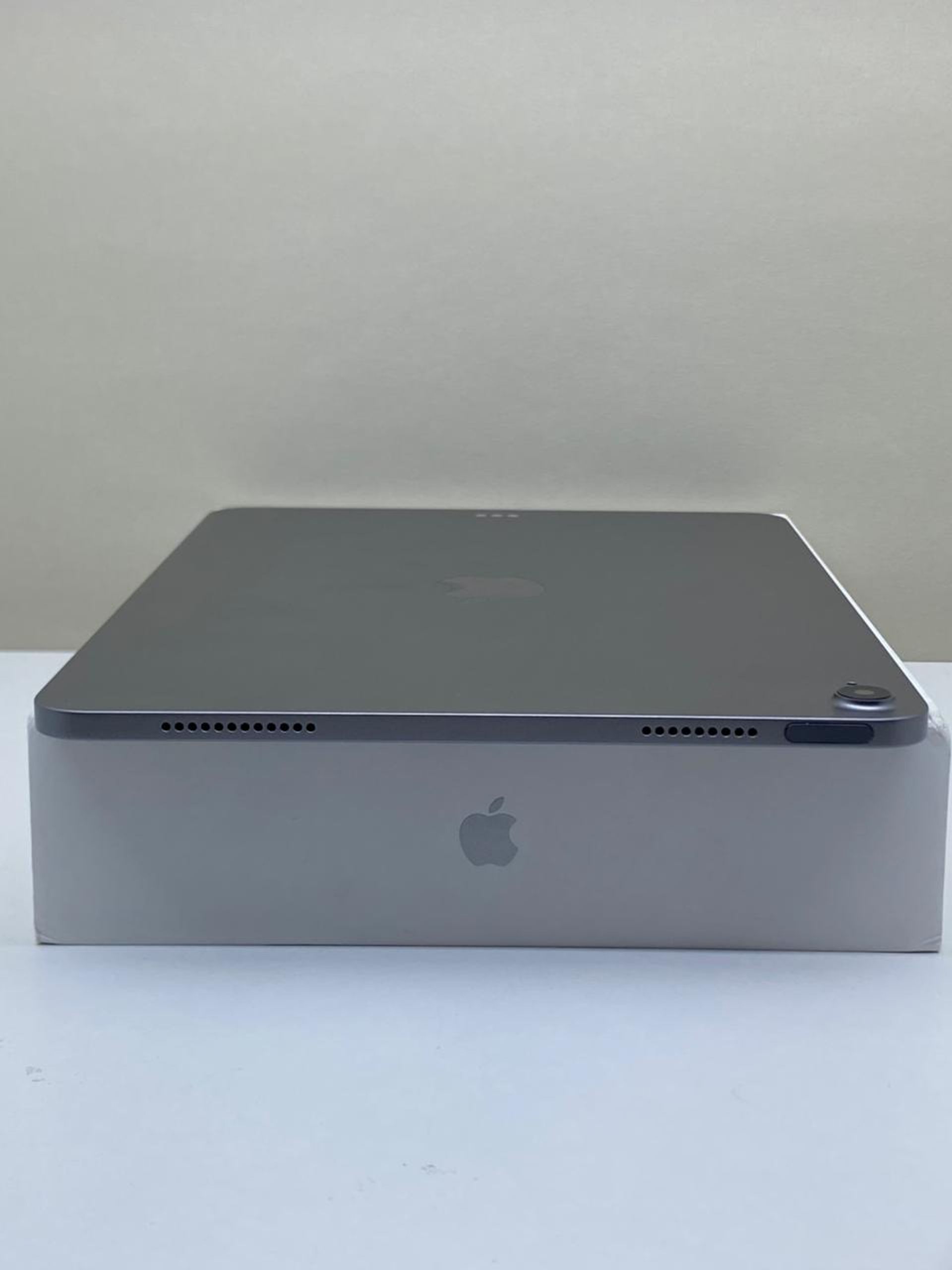 Apple iPad Air 11 2025 Wi-Fi 11 дюйм 8 Гб/256 Гб