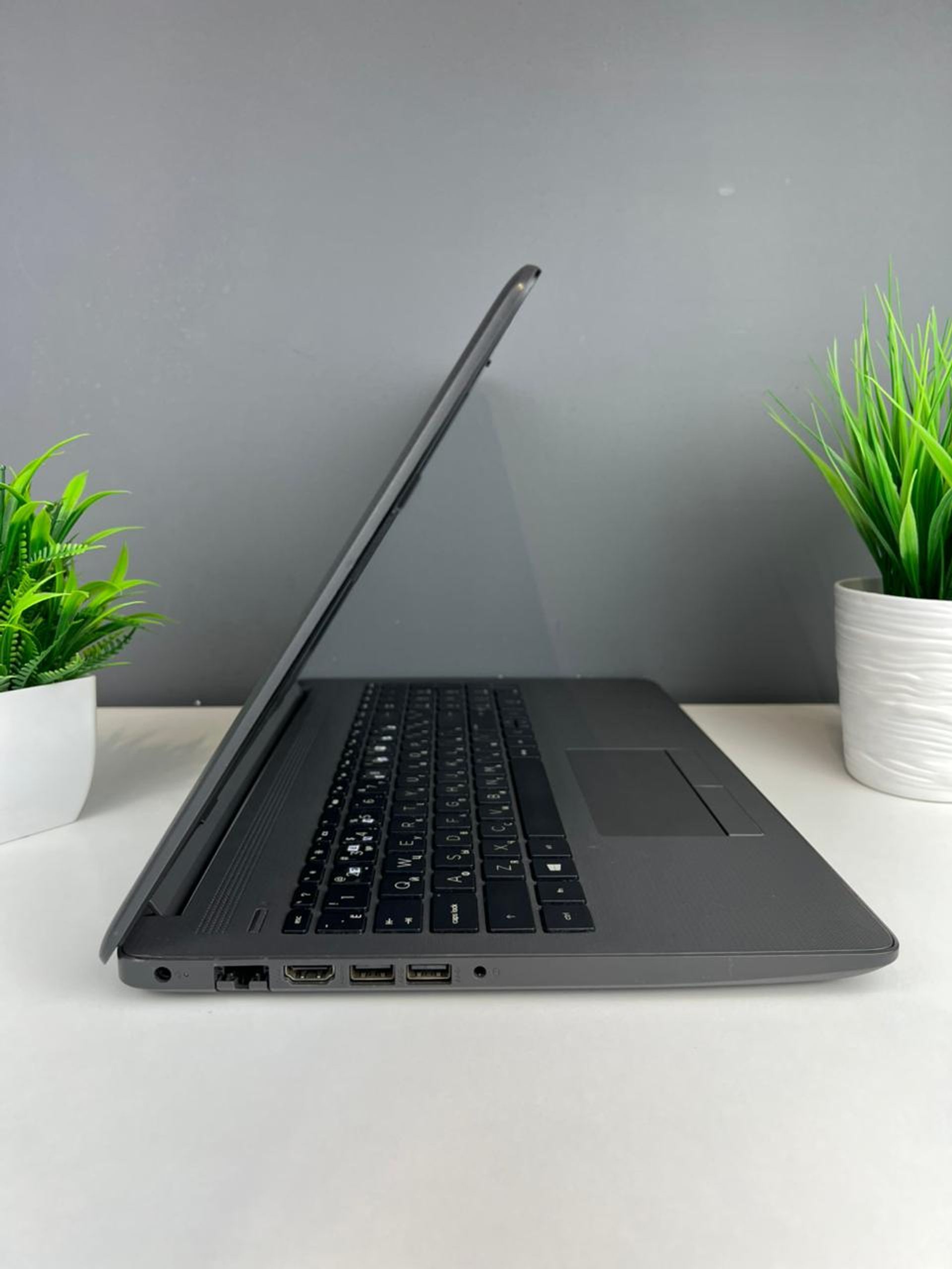 Ноутбук Hp intel core i5  8-поколение  Intel Core i5  8-поколение  ядер 8 GB 256 GB