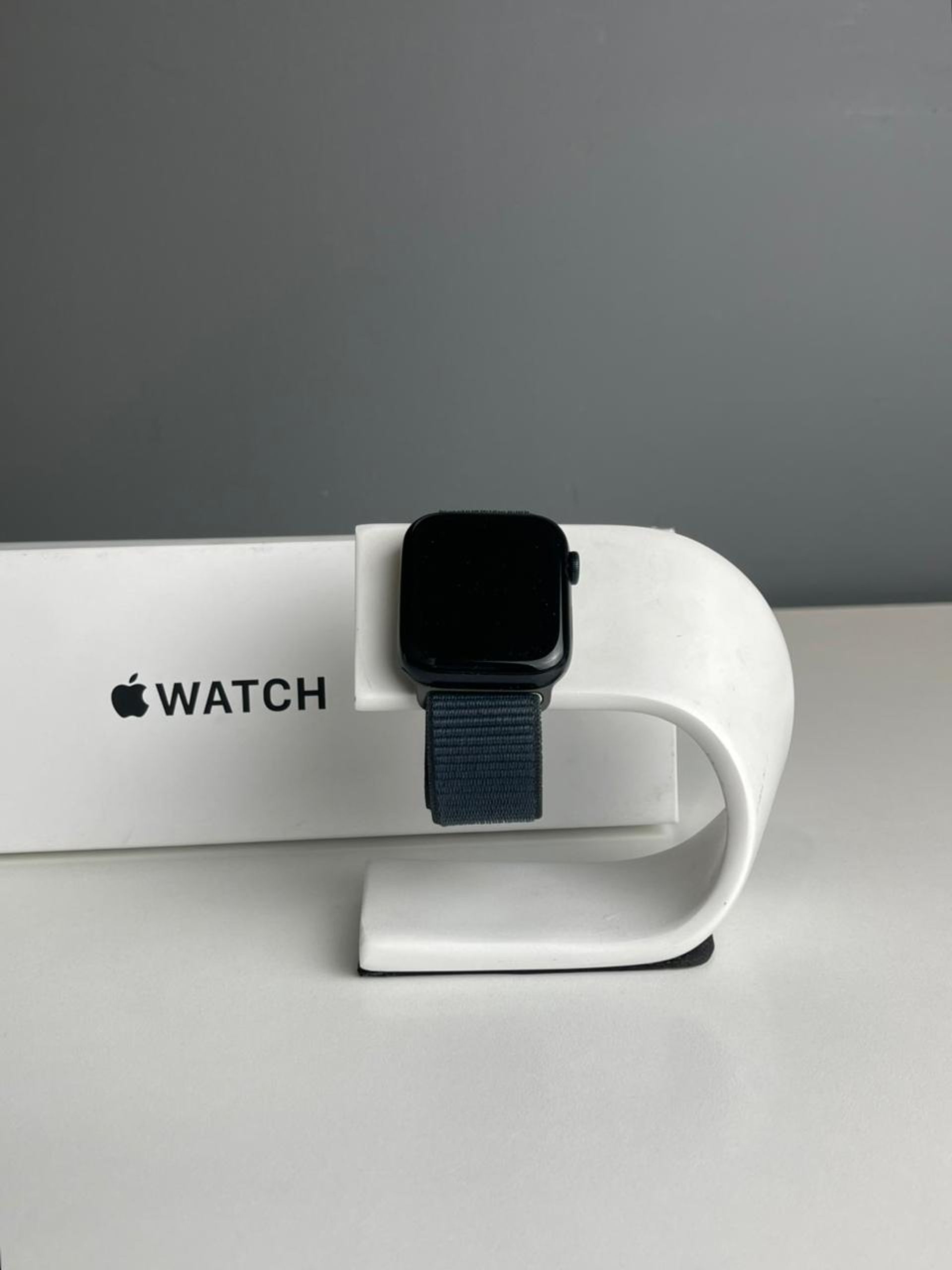 Apple Watch SE 44 мм (2е поколение)