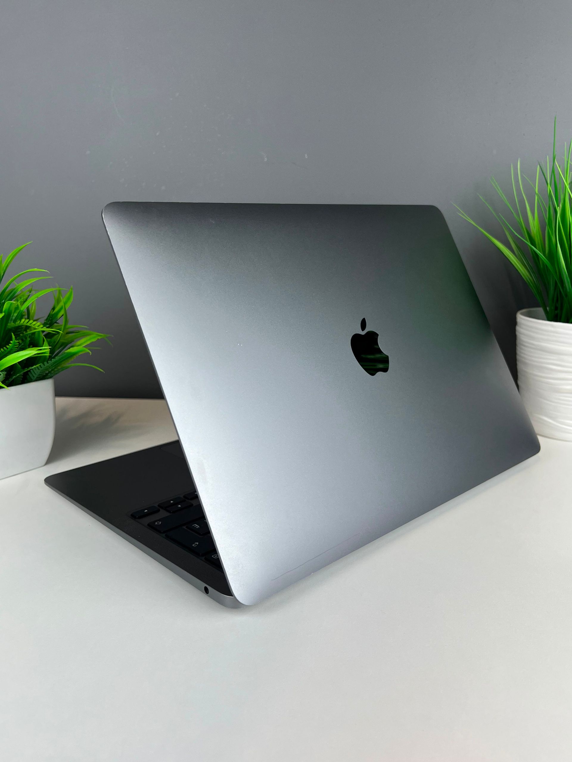 Ноутбук Apple MacBook Air Apple M1 ядер 8 GB 256 GB 13.3 дюймов