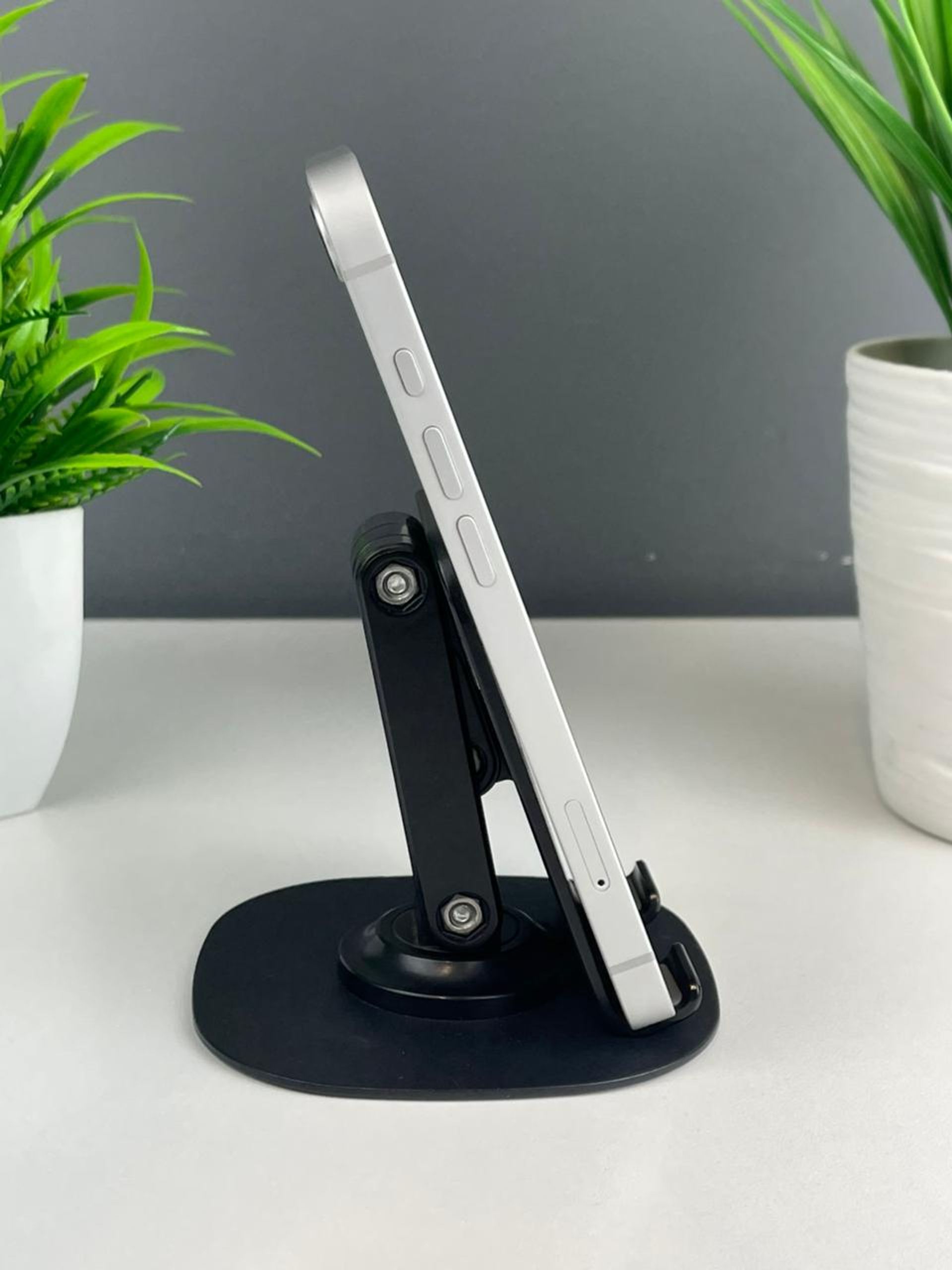 Apple iPhone 16e 128GB