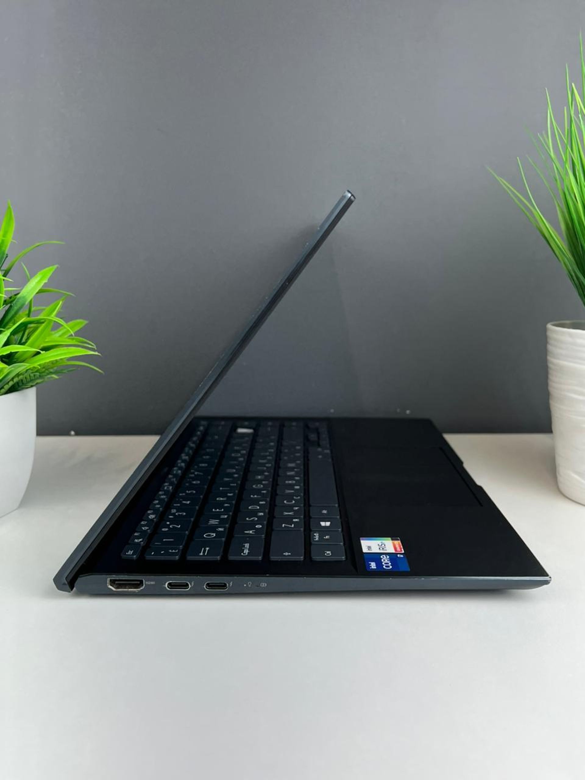 Ноутбук Asus core i7/11 пок  Intel Core i7  11-поколение  ядер 8 GB 500 GB 14 дюймов