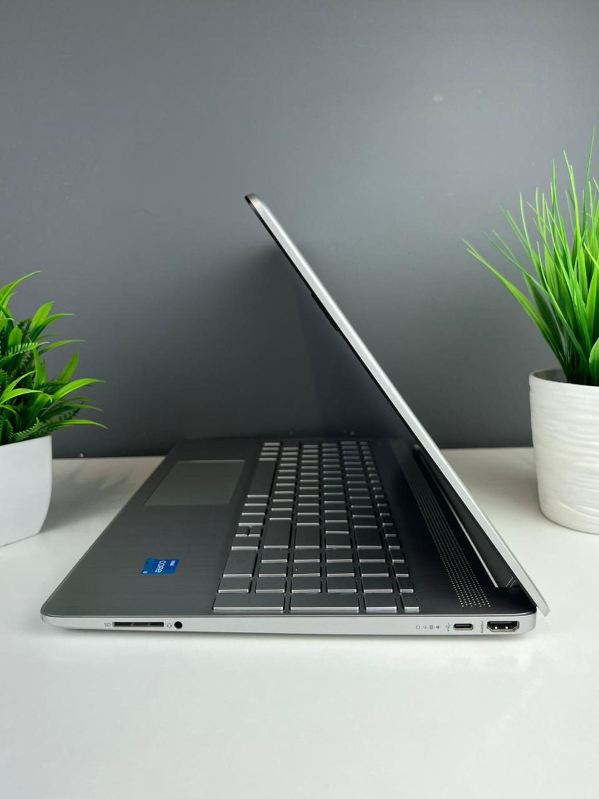 Ноутбук Hp core i3/11-пок  Intel Core i3  11-поколение  ядер 4 GB 500 GB 14 дюймов
