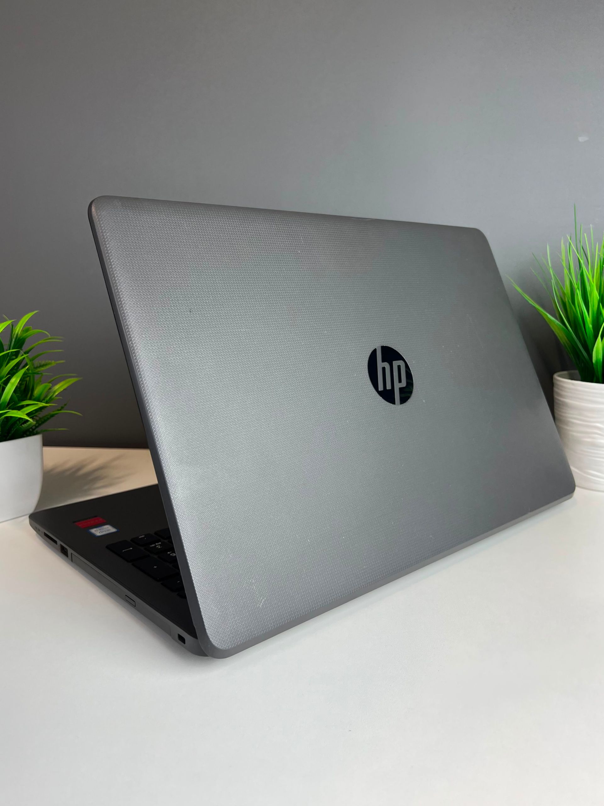 Ноутбук Hp Для работы и учебы  Intel Core i3  6-поколение  ядер 4 GB 500 GB 14 дюймов